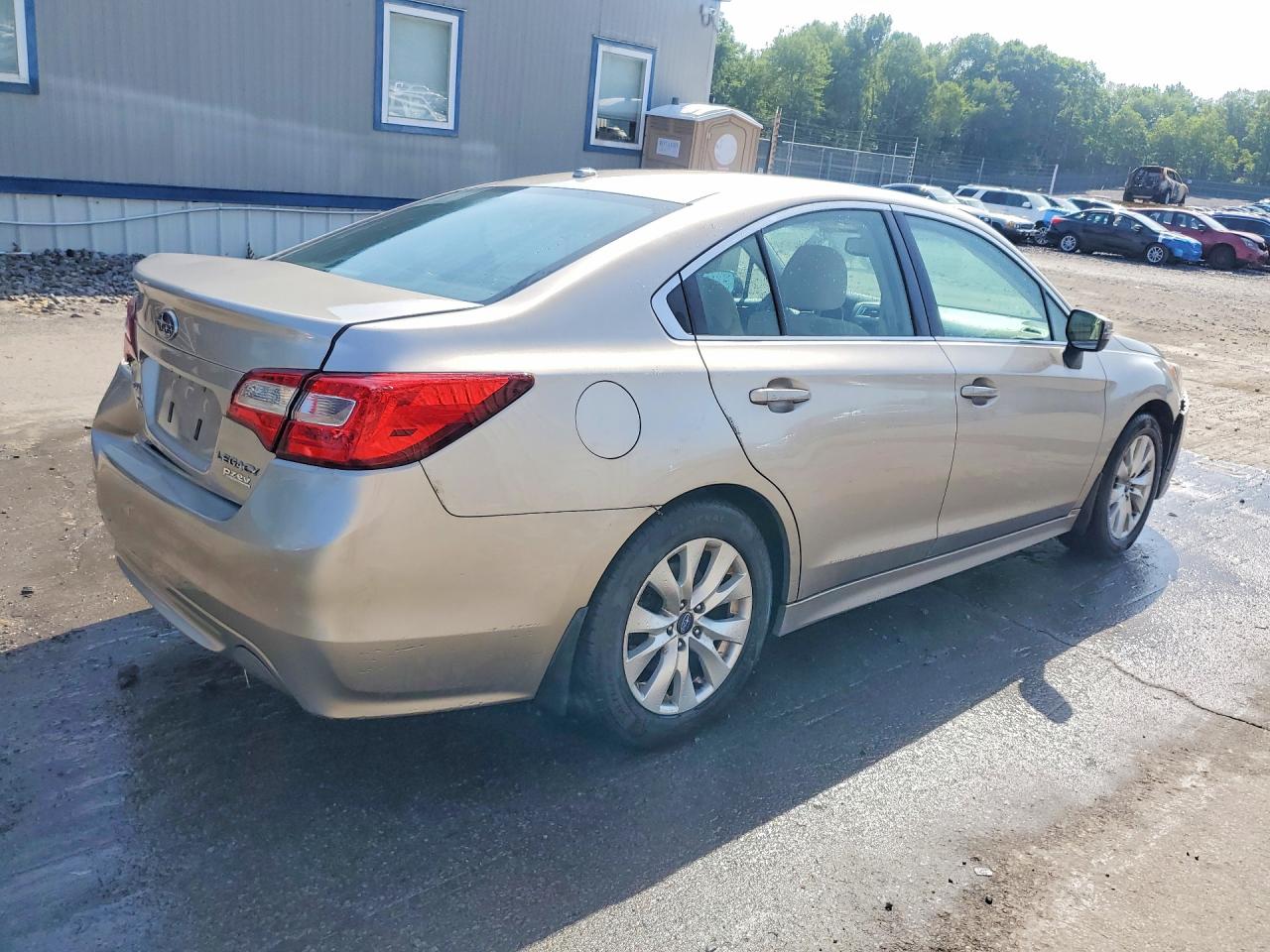 2015 Subaru Legacy 2.5i Premium Gold vin: 4S3BNAH66F3073549
