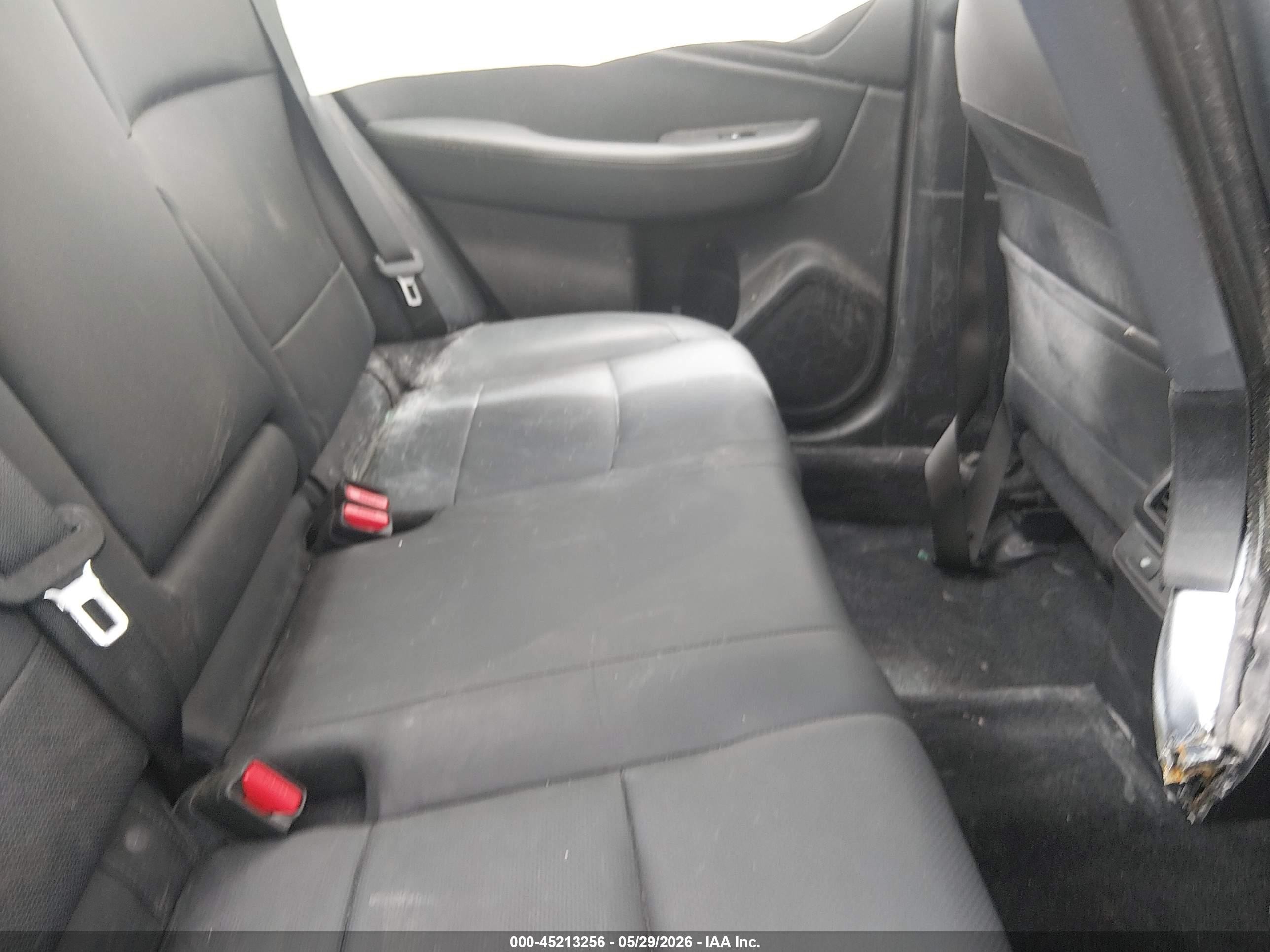 2015 Subaru Legacy 2.5i Limited Silver vin: 4S3BNAJ60F3020369