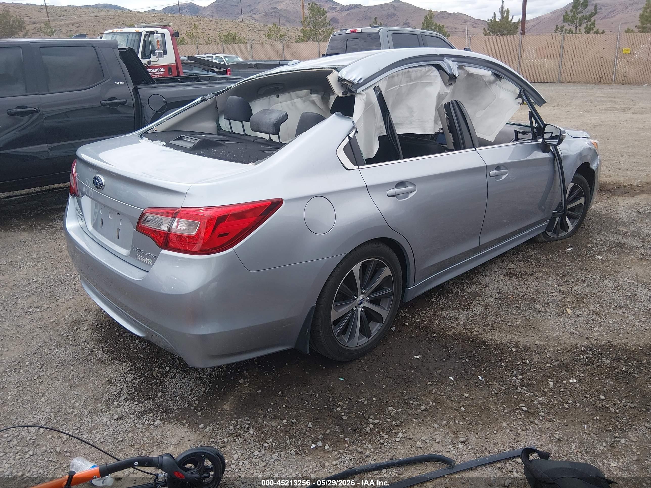 2015 Subaru Legacy 2.5i Limited Silver vin: 4S3BNAJ60F3020369