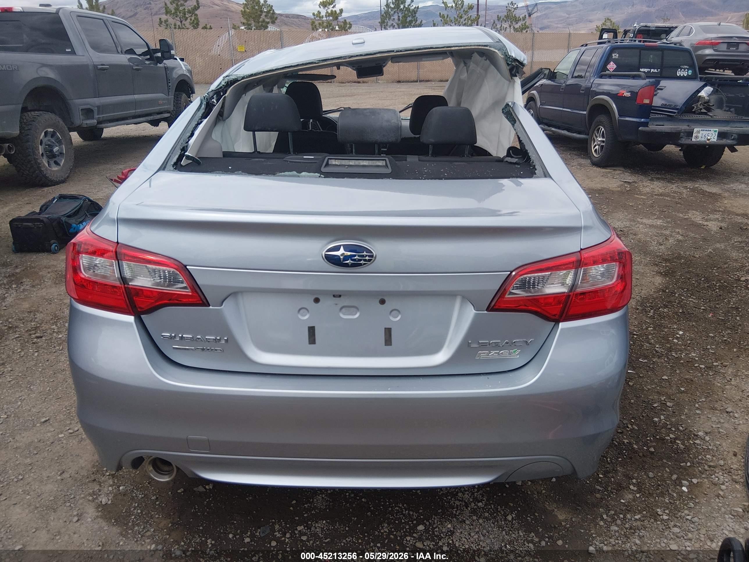 2015 Subaru Legacy 2.5i Limited Silver vin: 4S3BNAJ60F3020369