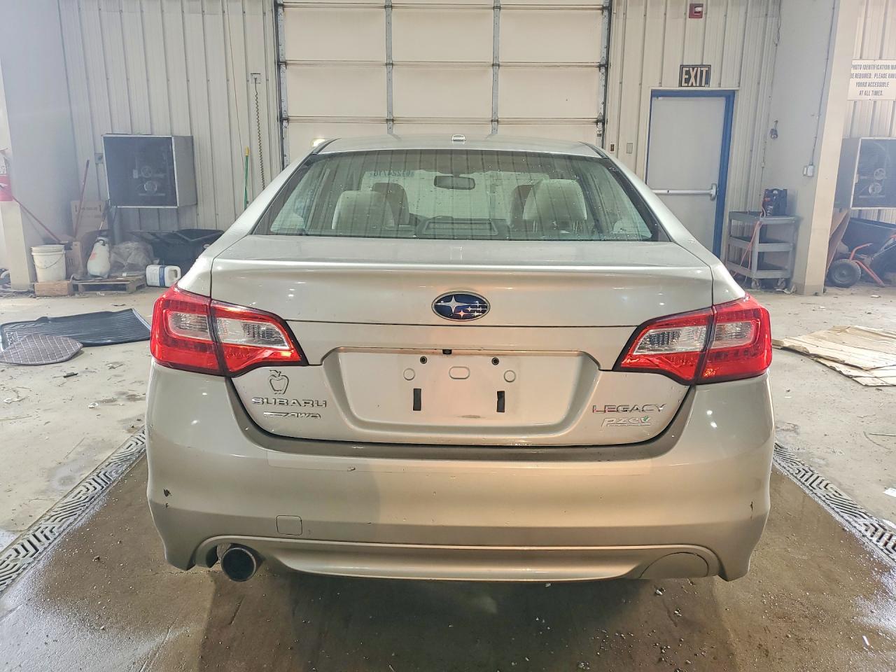 2015 Subaru Legacy 2.5i Limited Tan vin: 4S3BNAJ65F3072466