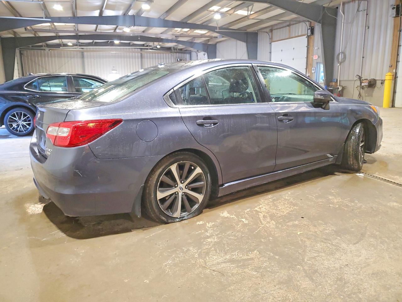 2015 Subaru Legacy 2.5i Limited Gray vin: 4S3BNAJ66F3039802