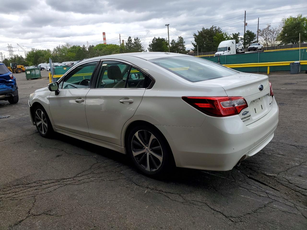 2015 Subaru Legacy 2.5i Limited White vin: 4S3BNAL61F3041616