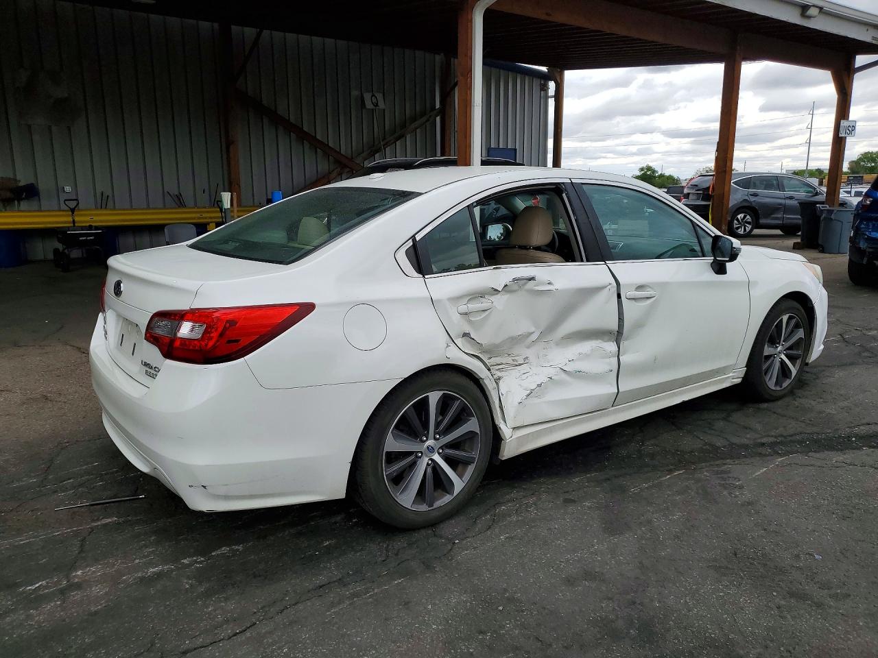 2015 Subaru Legacy 2.5i Limited White vin: 4S3BNAL61F3041616