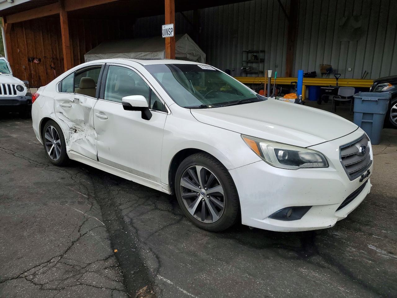 2015 Subaru Legacy 2.5i Limited White vin: 4S3BNAL61F3041616