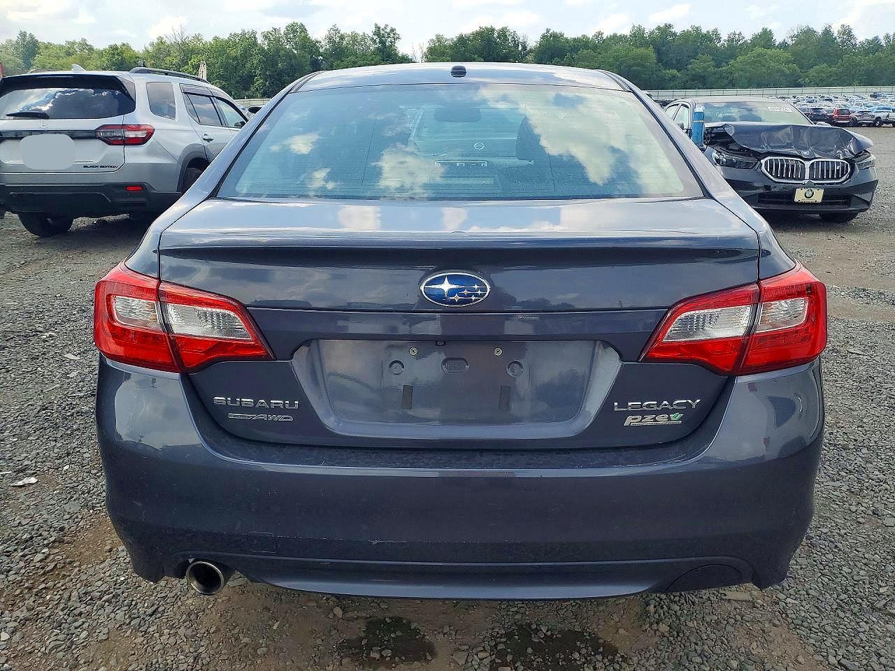 2015 Subaru Legacy 2.5i Limited Gray vin: 4S3BNAL65F3004617
