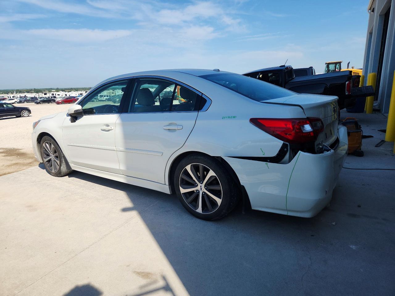 2015 Subaru Legacy 2.5i Limited White vin: 4S3BNAL66F3010281