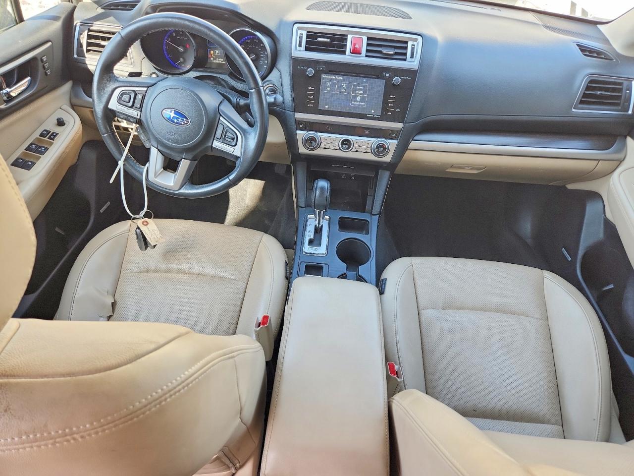 2015 Subaru Legacy 2.5i Limited White vin: 4S3BNAL66F3010281
