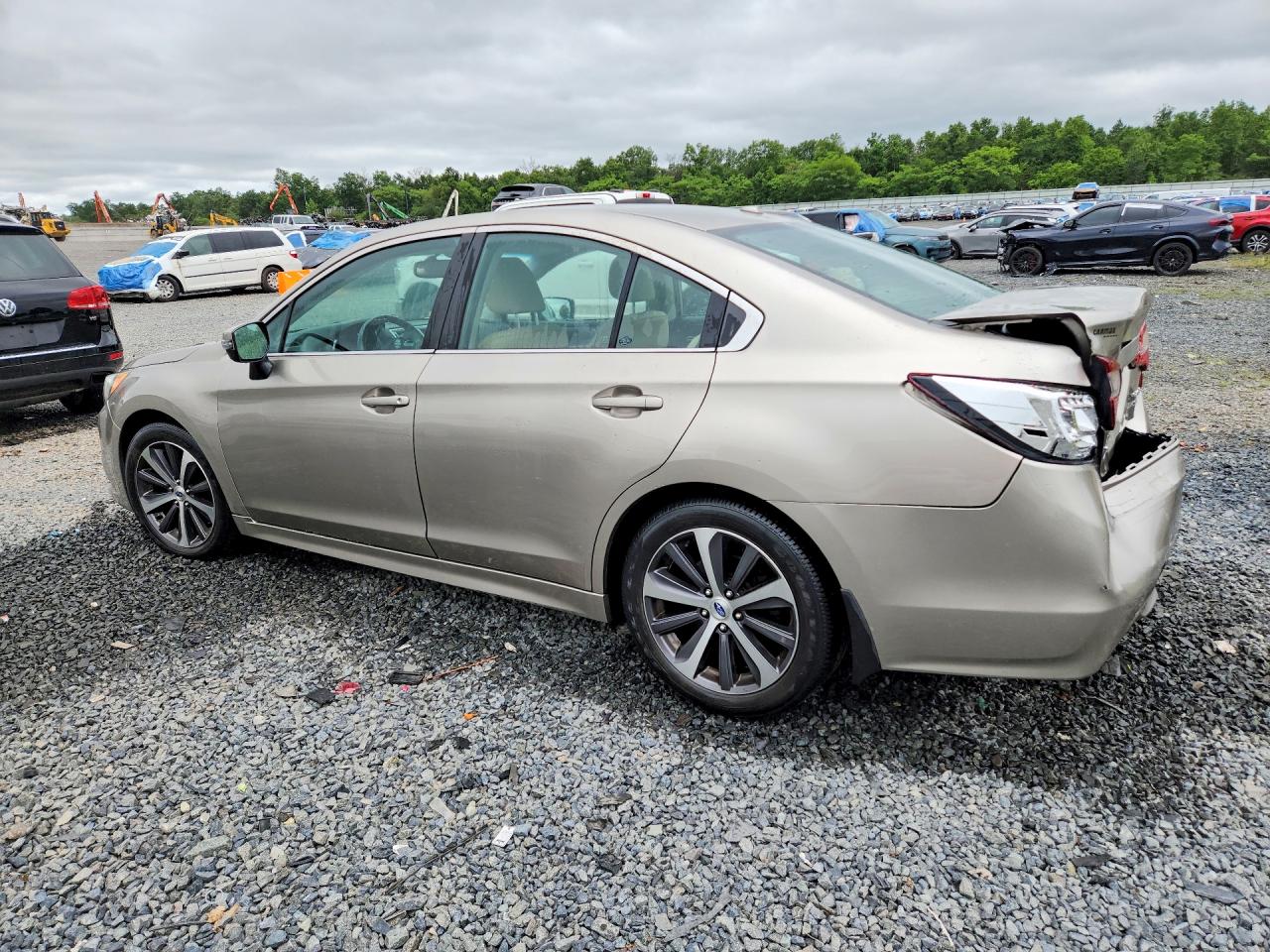 2015 Subaru Legacy 2.5i Limited Tan vin: 4S3BNAL66F3025976