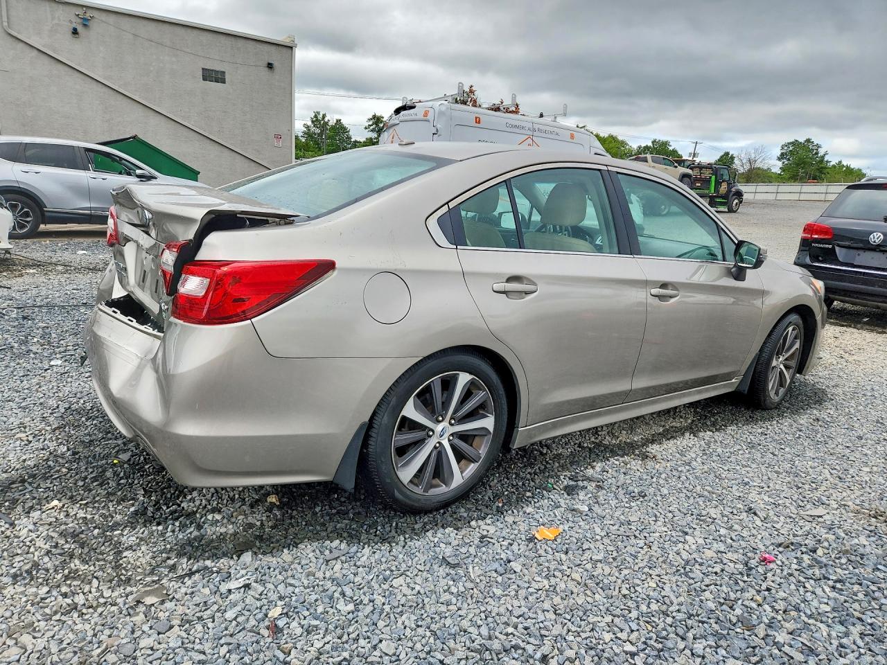 2015 Subaru Legacy 2.5i Limited Tan vin: 4S3BNAL66F3025976