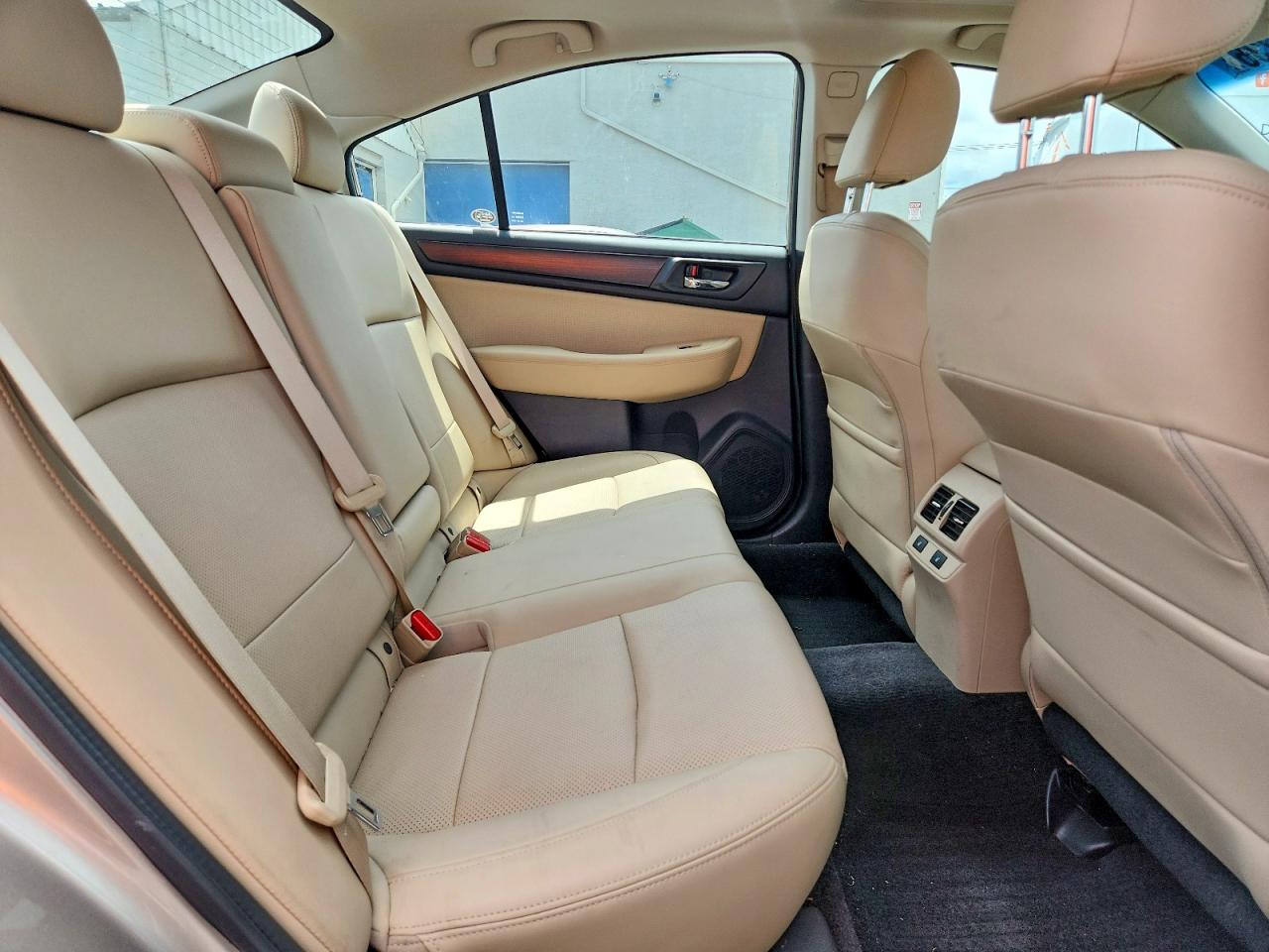 2015 Subaru Legacy 2.5i Limited Tan vin: 4S3BNAL66F3025976