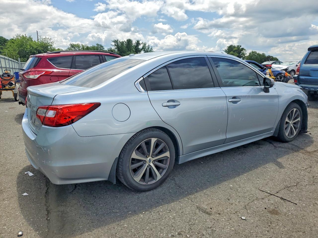 2015 Subaru Legacy 2.5i Limited Silver vin: 4S3BNAL67F3065838