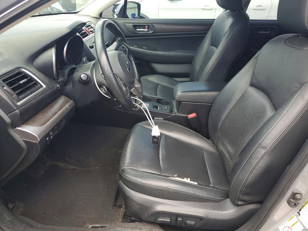 2015 Subaru Legacy 2.5i Limited Silver vin: 4S3BNAL67F3065838