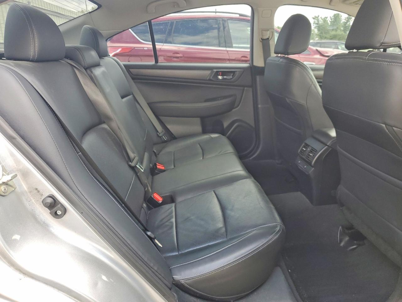 2015 Subaru Legacy 2.5i Limited Silver vin: 4S3BNAL67F3065838