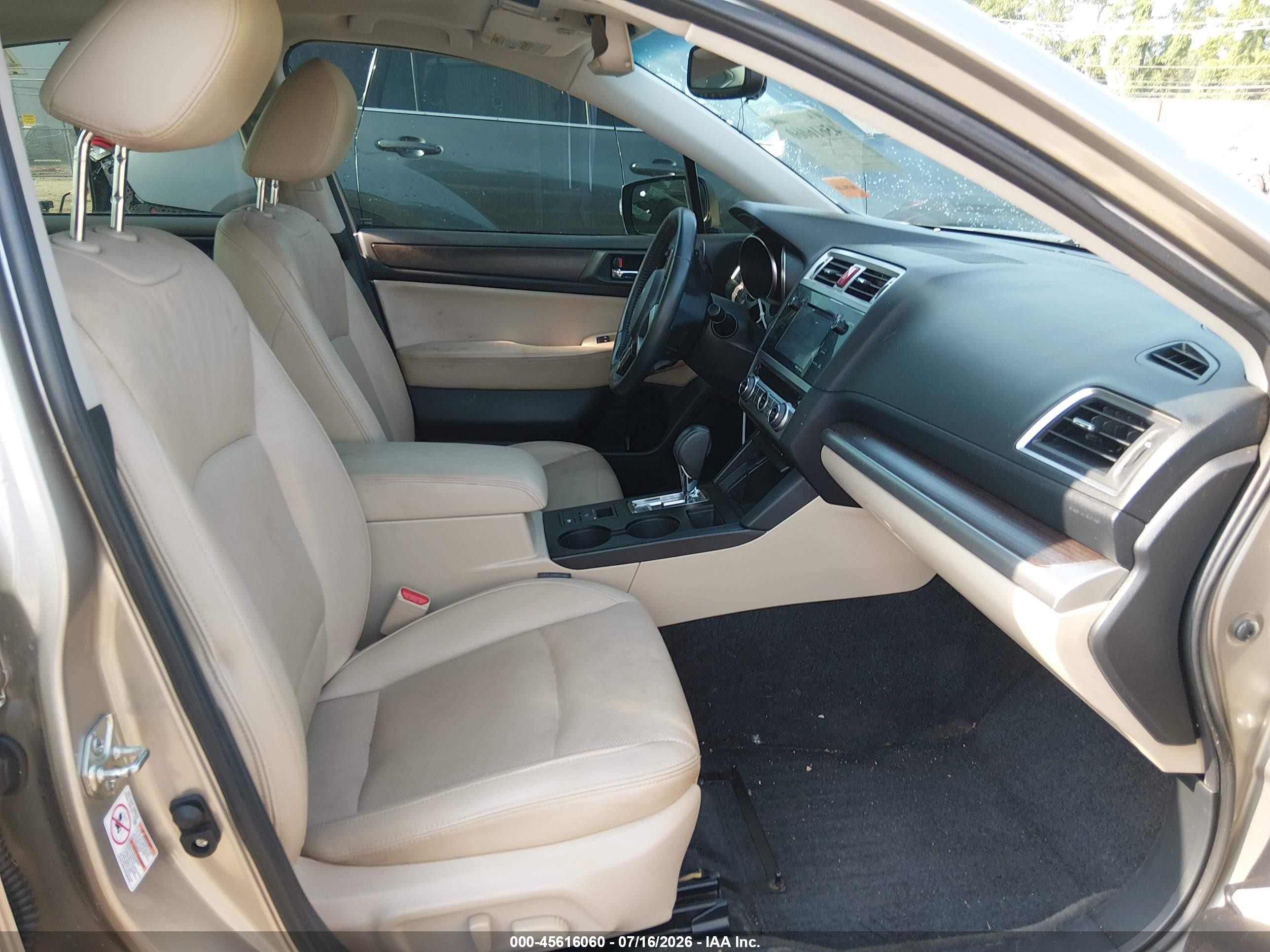2015 Subaru Legacy 2.5i Limited Желто-коричневый vin: 4S3BNAL68F3012694