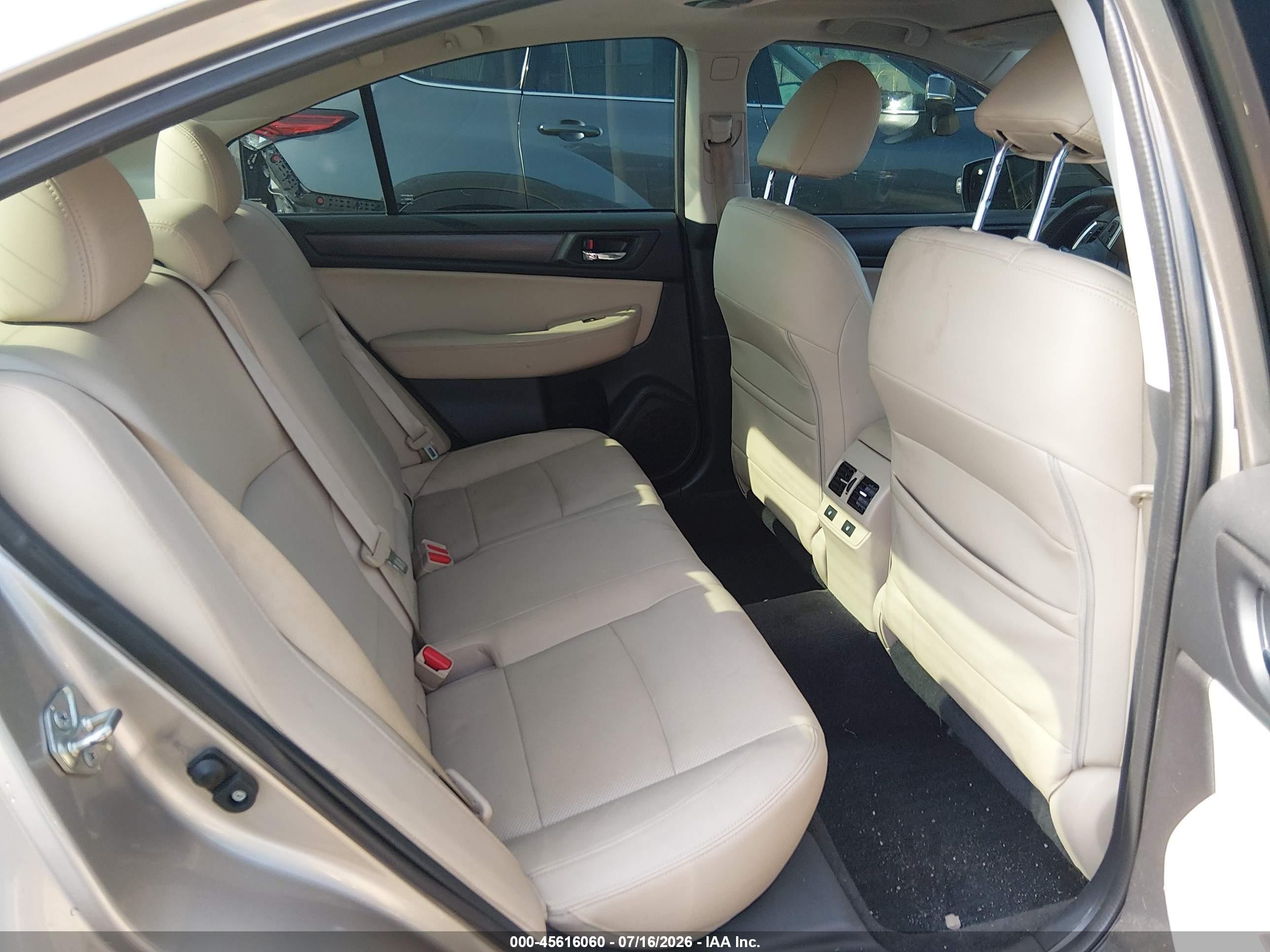 2015 Subaru Legacy 2.5i Limited Желто-коричневый vin: 4S3BNAL68F3012694