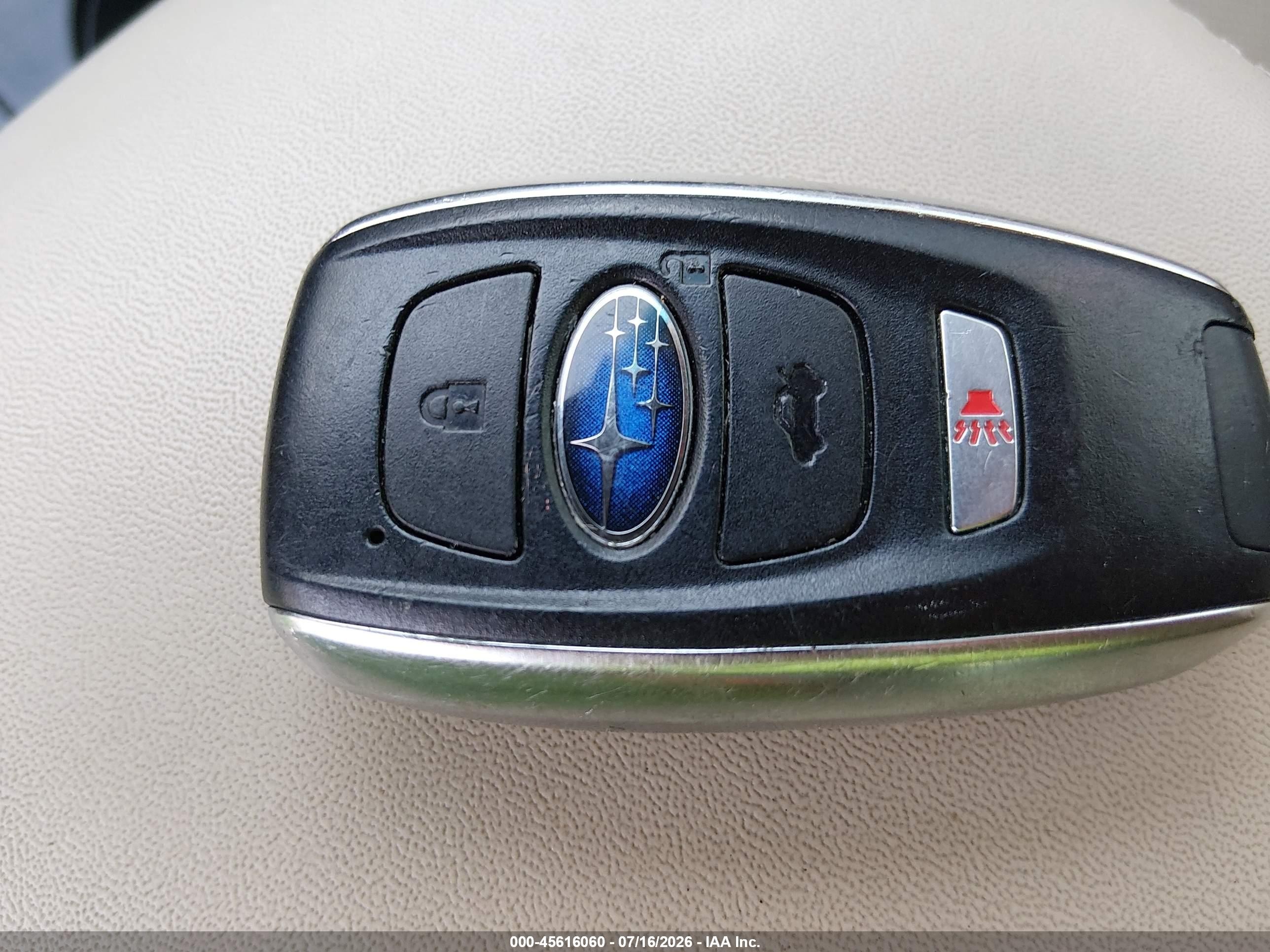 2015 Subaru Legacy 2.5i Limited Желто-коричневый vin: 4S3BNAL68F3012694