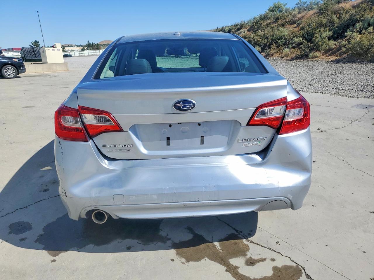 2015 Subaru Legacy 2.5i Limited Silver vin: 4S3BNAL68F3034209