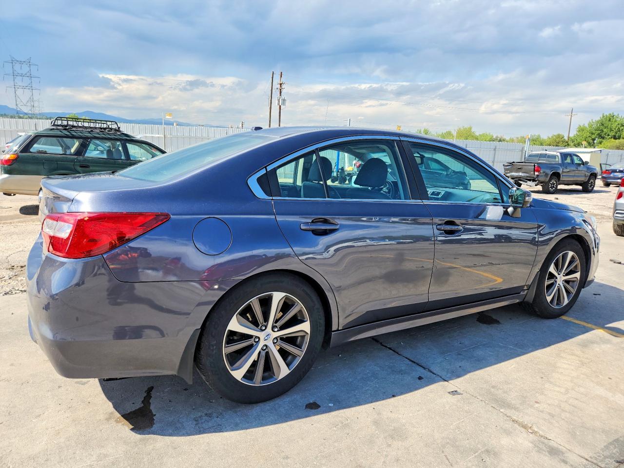 2015 Subaru Legacy 2.5i Limited Gray vin: 4S3BNAL68F3053438