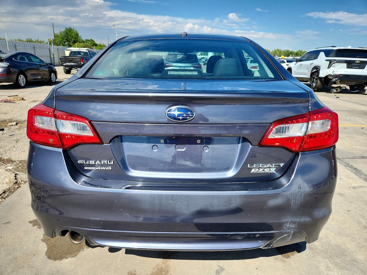 2015 Subaru Legacy 2.5i Limited Gray vin: 4S3BNAL68F3053438