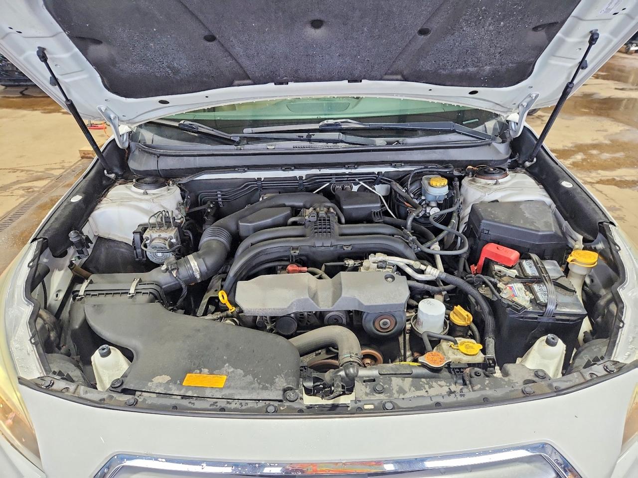 2015 Subaru Legacy 2.5i Limited Белый vin: 4S3BNAL68F3057960