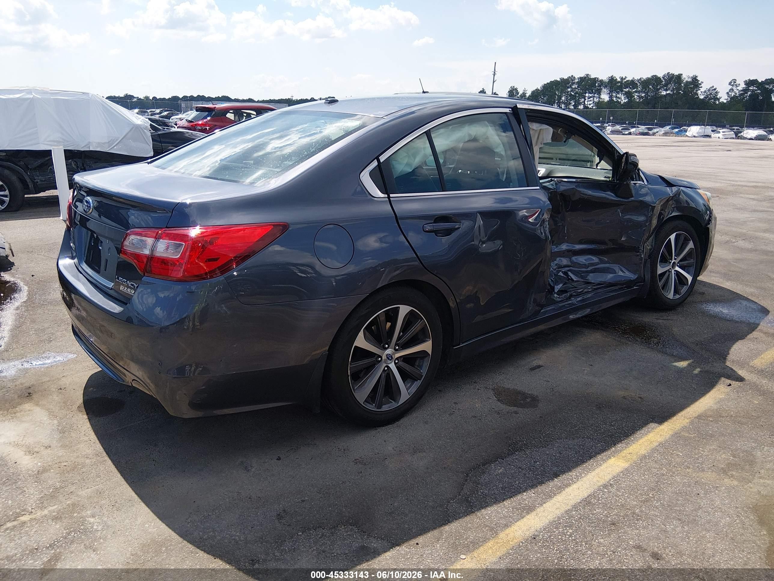 2015 Subaru Legacy 2.5i Limited Gray vin: 4S3BNAL69F3052945