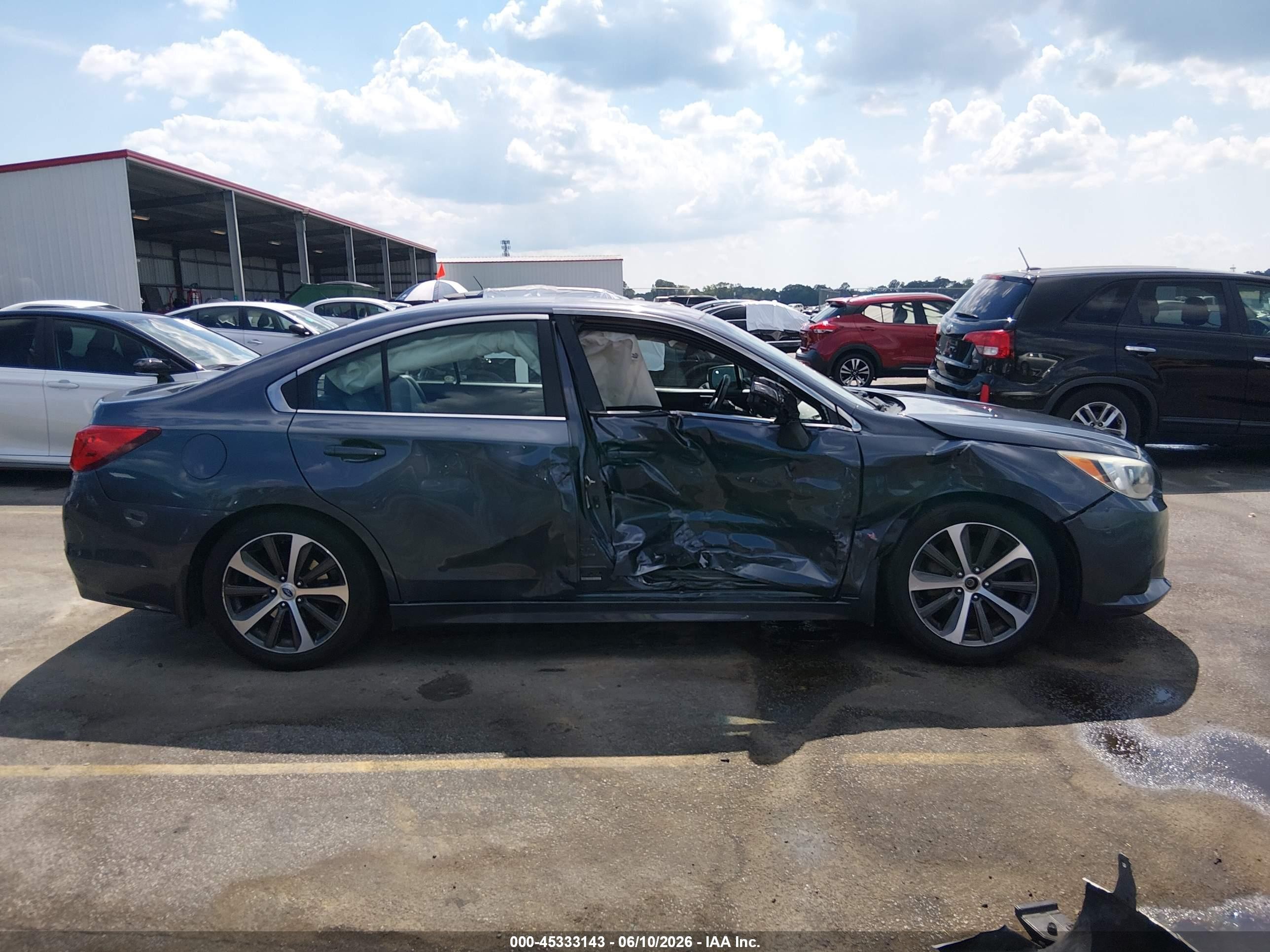 2015 Subaru Legacy 2.5i Limited Gray vin: 4S3BNAL69F3052945