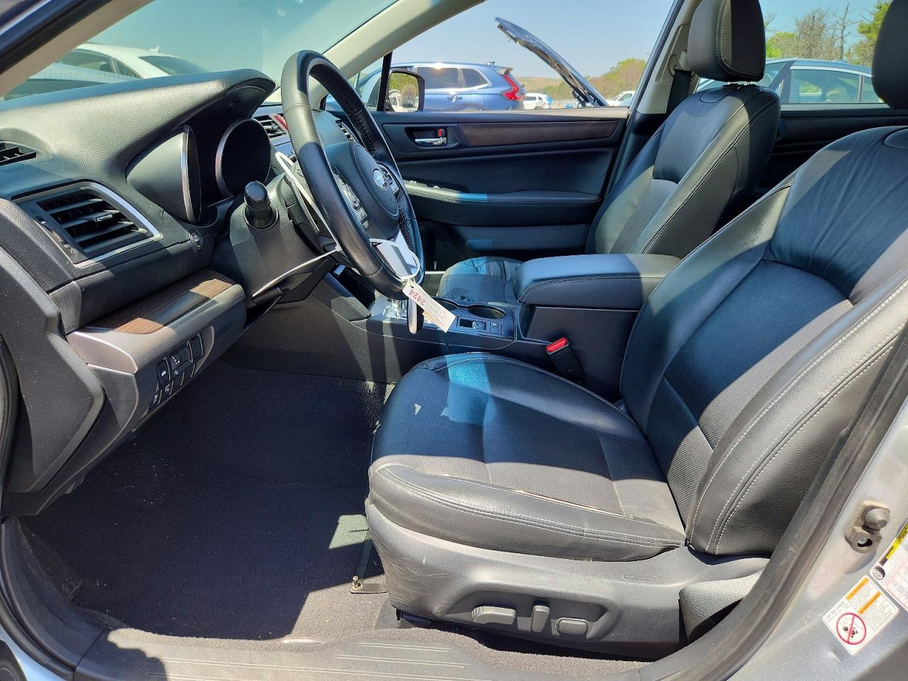 2015 Subaru Legacy 2.5i Limited Silver vin: 4S3BNAL69F3065338