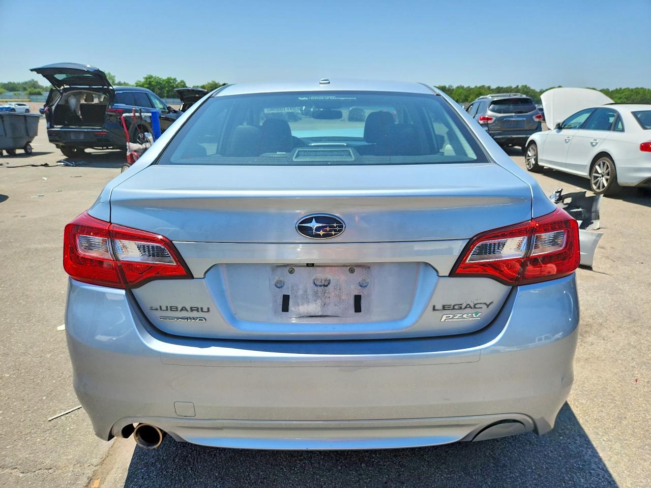2015 Subaru Legacy 2.5i Limited Silver vin: 4S3BNAL69F3065338