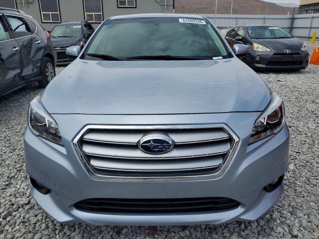 2015 Subaru Legacy 2.5i Limited Серебряный vin: 4S3BNAL6XF3063565
