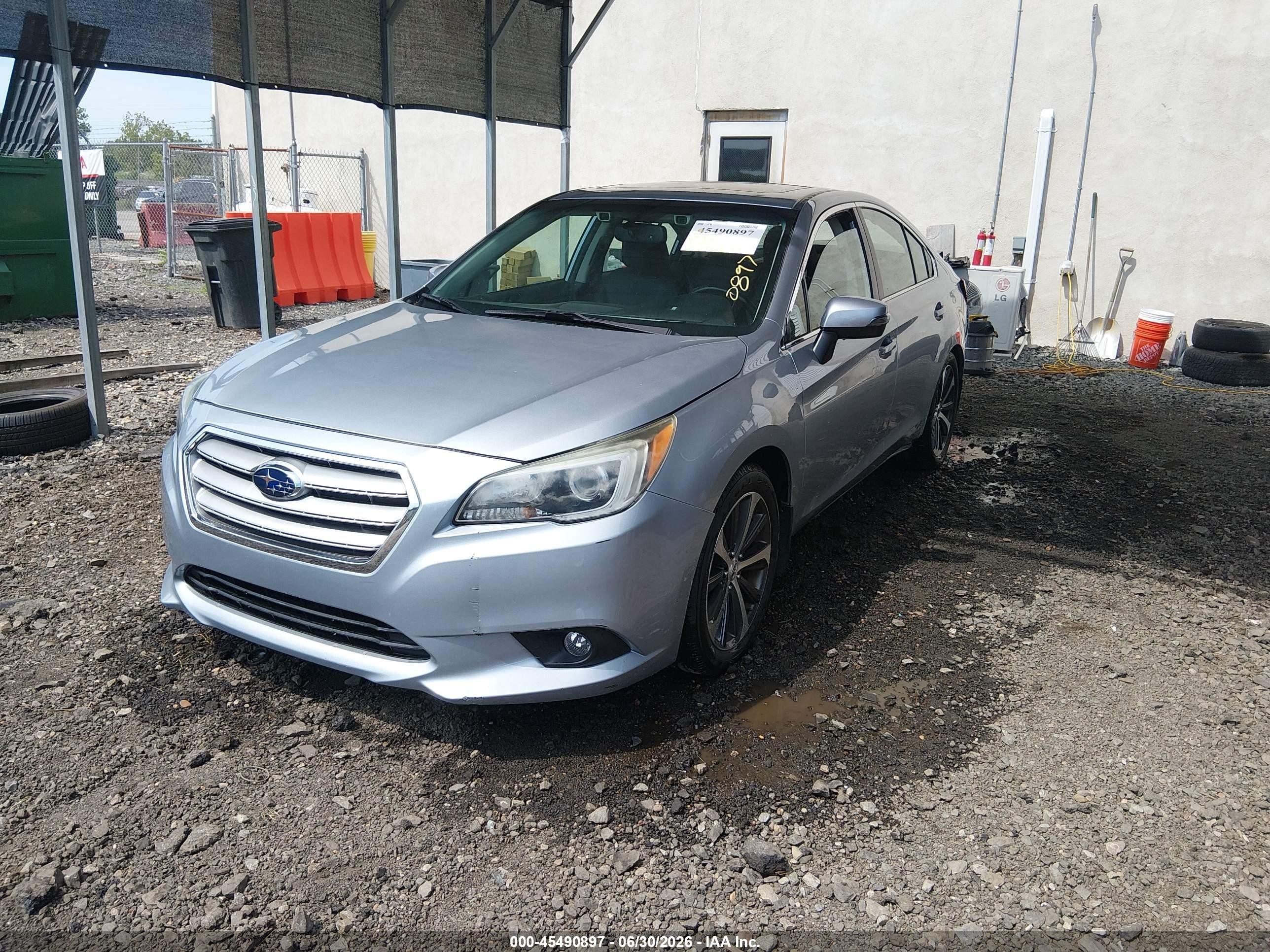 2015 Subaru Legacy 2.5i Limited Silver vin: 4S3BNAN60F3039725