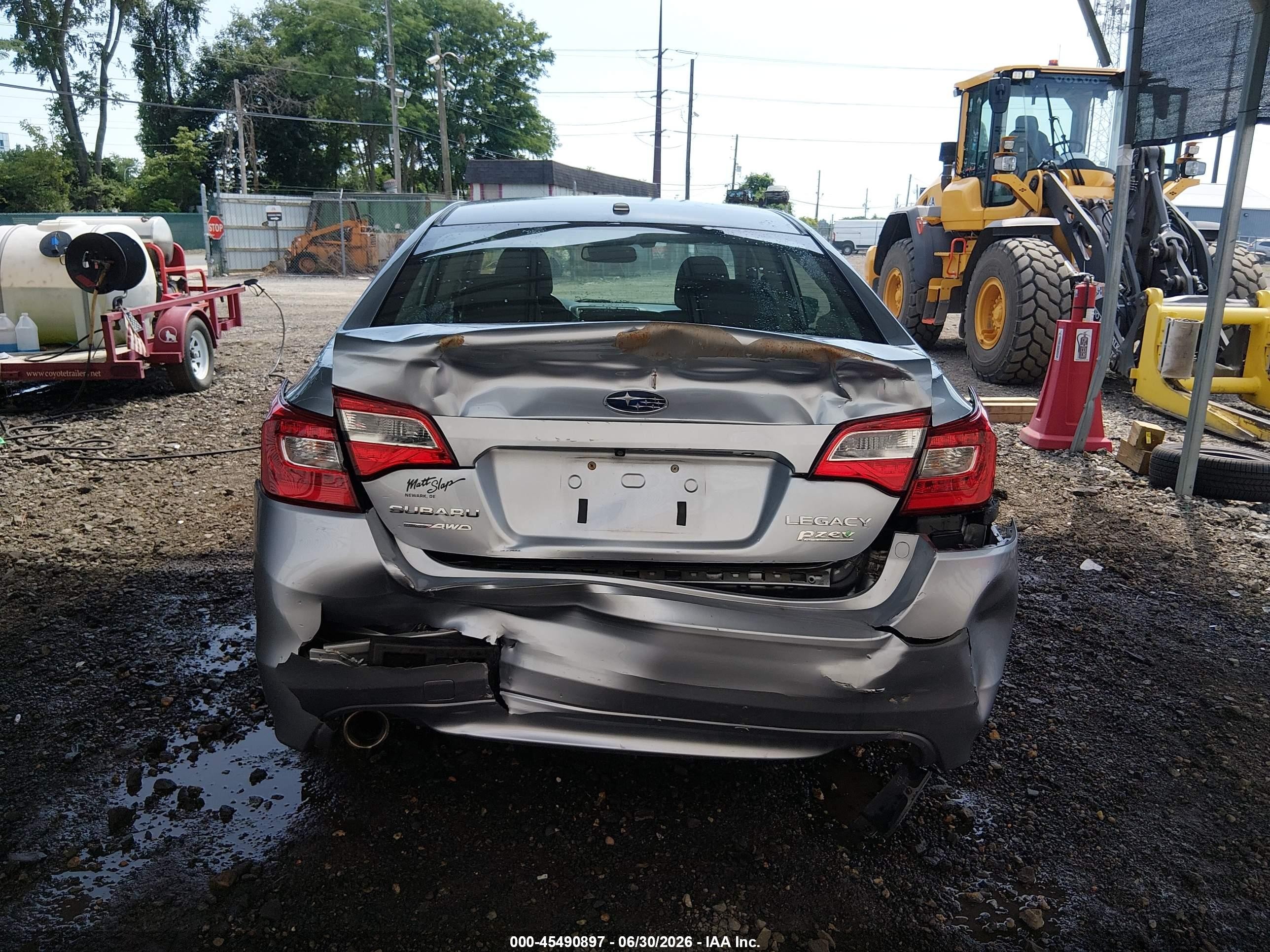 2015 Subaru Legacy 2.5i Limited Silver vin: 4S3BNAN60F3039725