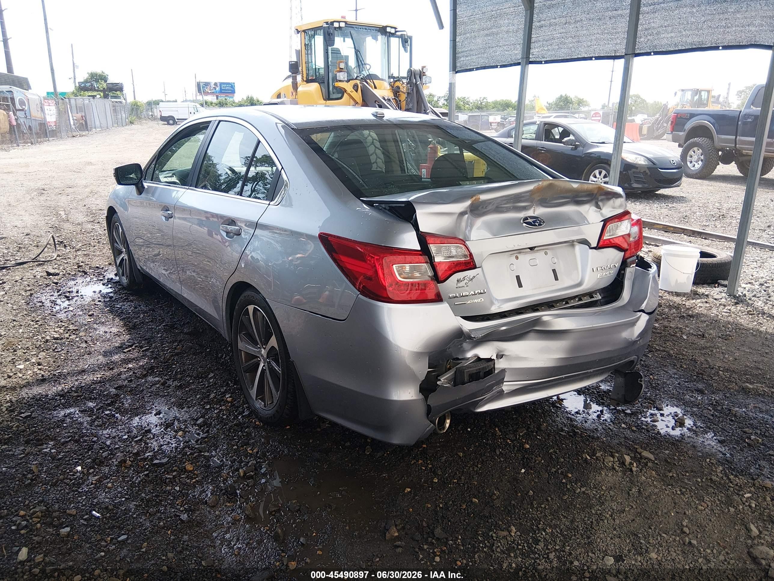 2015 Subaru Legacy 2.5i Limited Silver vin: 4S3BNAN60F3039725