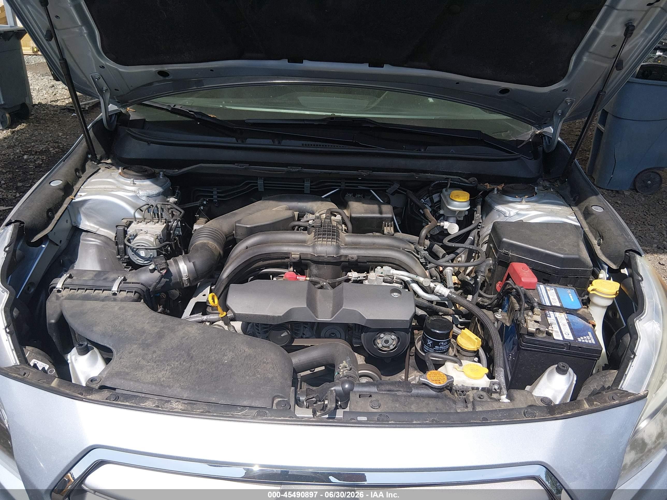 2015 Subaru Legacy 2.5i Limited Silver vin: 4S3BNAN60F3039725