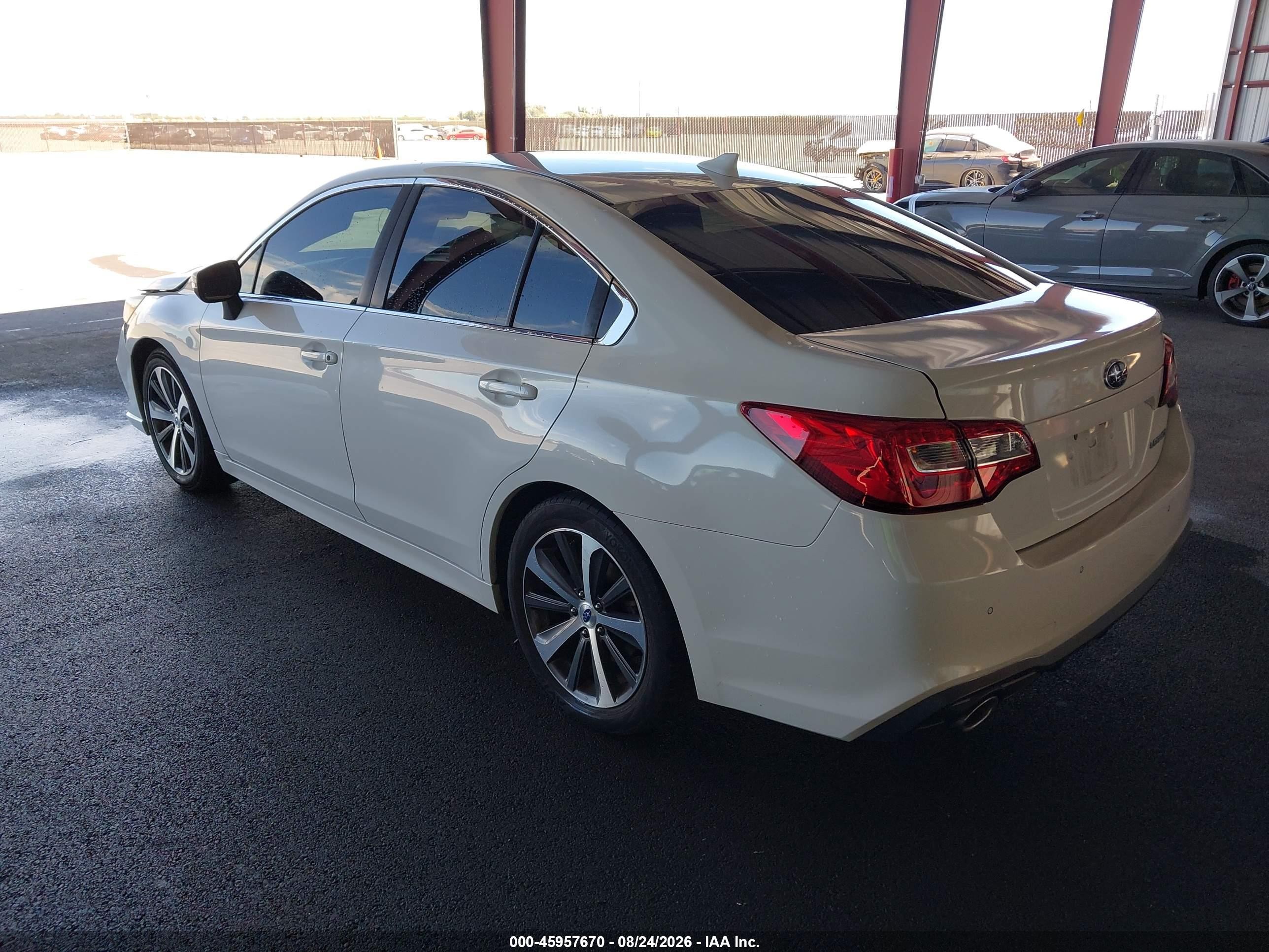 2018 Subaru Legacy 2.5i Limited White vin: 4S3BNAN61J3013871