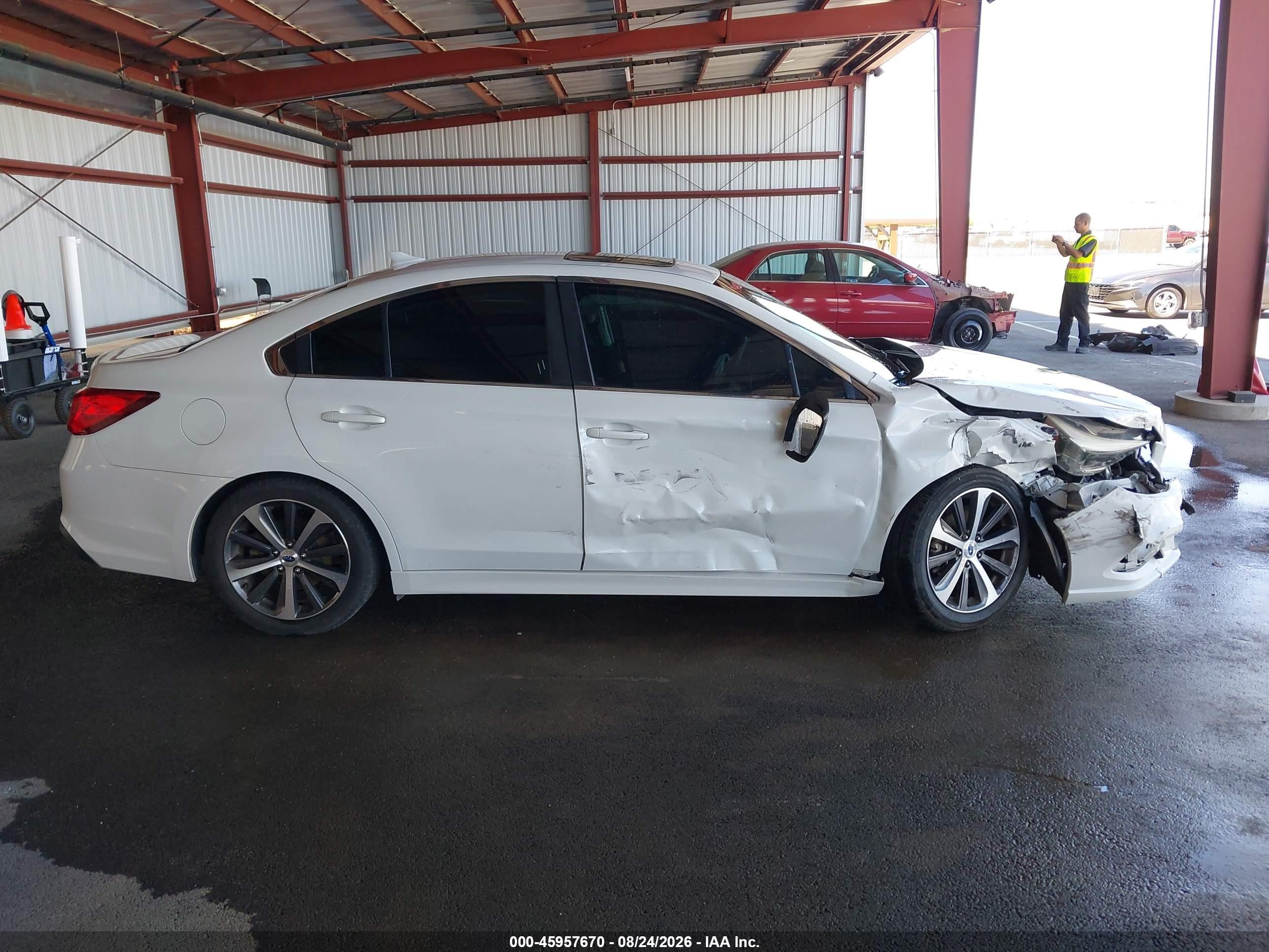 2018 Subaru Legacy 2.5i Limited White vin: 4S3BNAN61J3013871