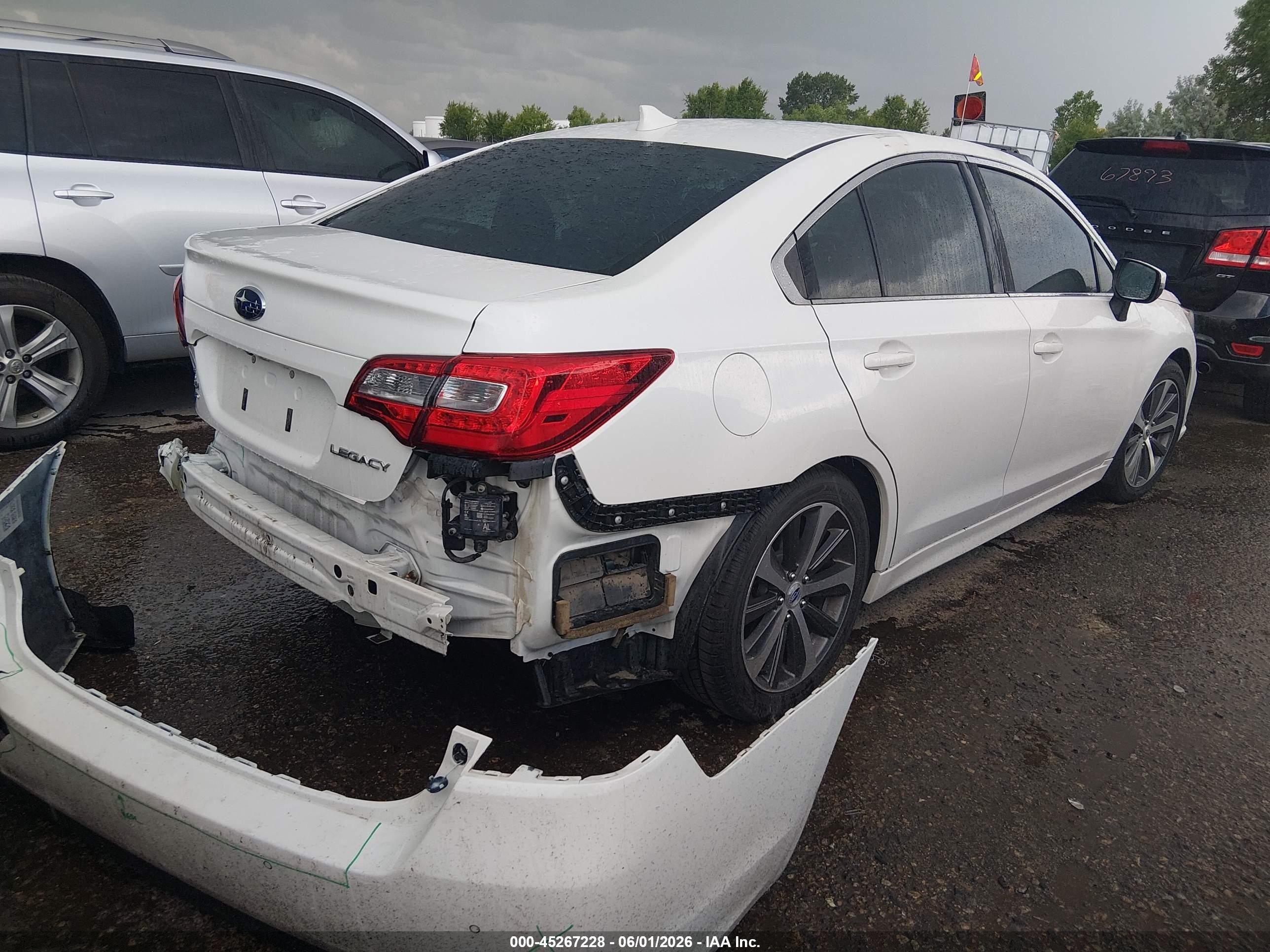 2018 Subaru Legacy 2.5i Limited Белый vin: 4S3BNAN62J3035703