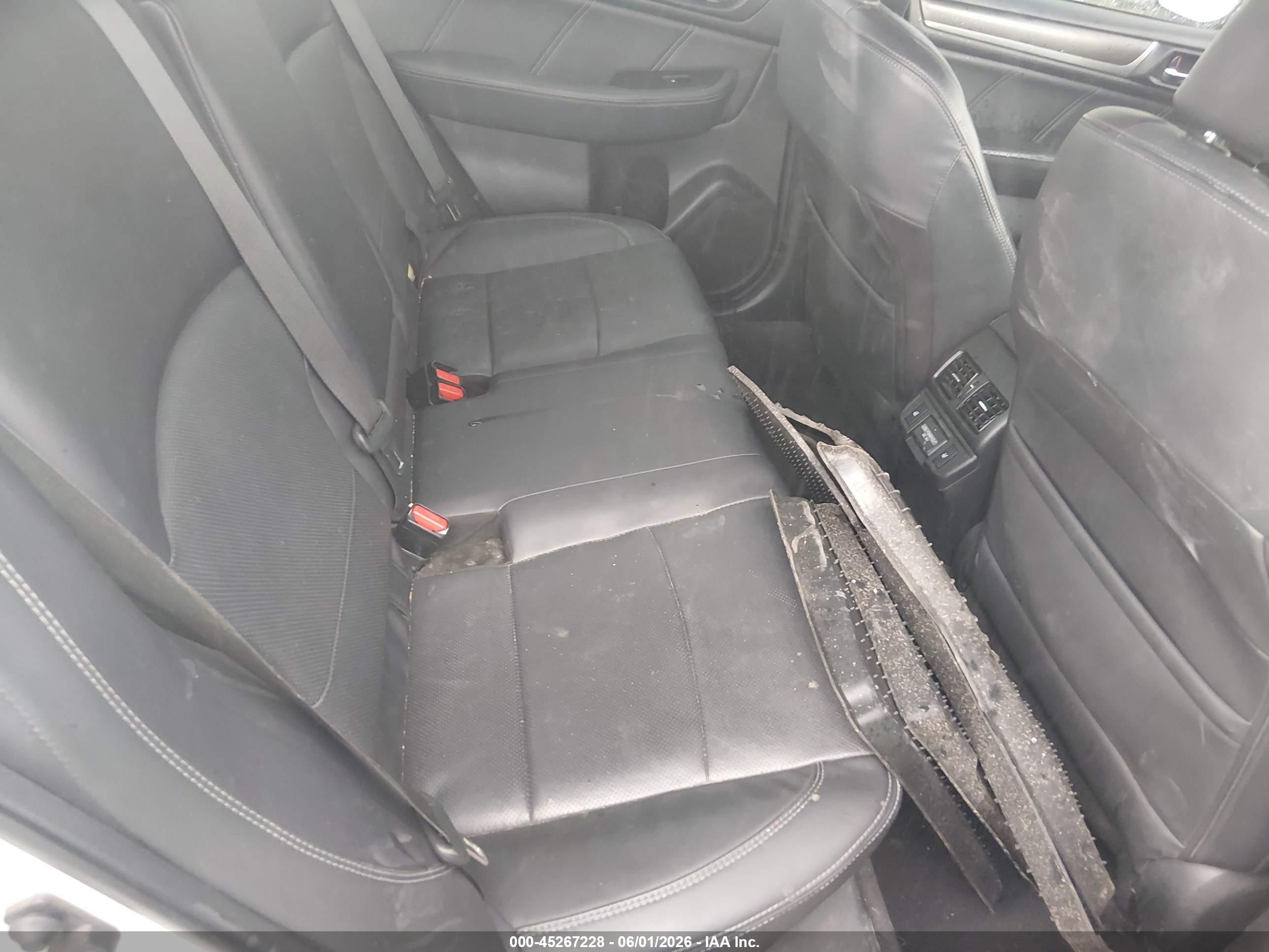 2018 Subaru Legacy 2.5i Limited Белый vin: 4S3BNAN62J3035703