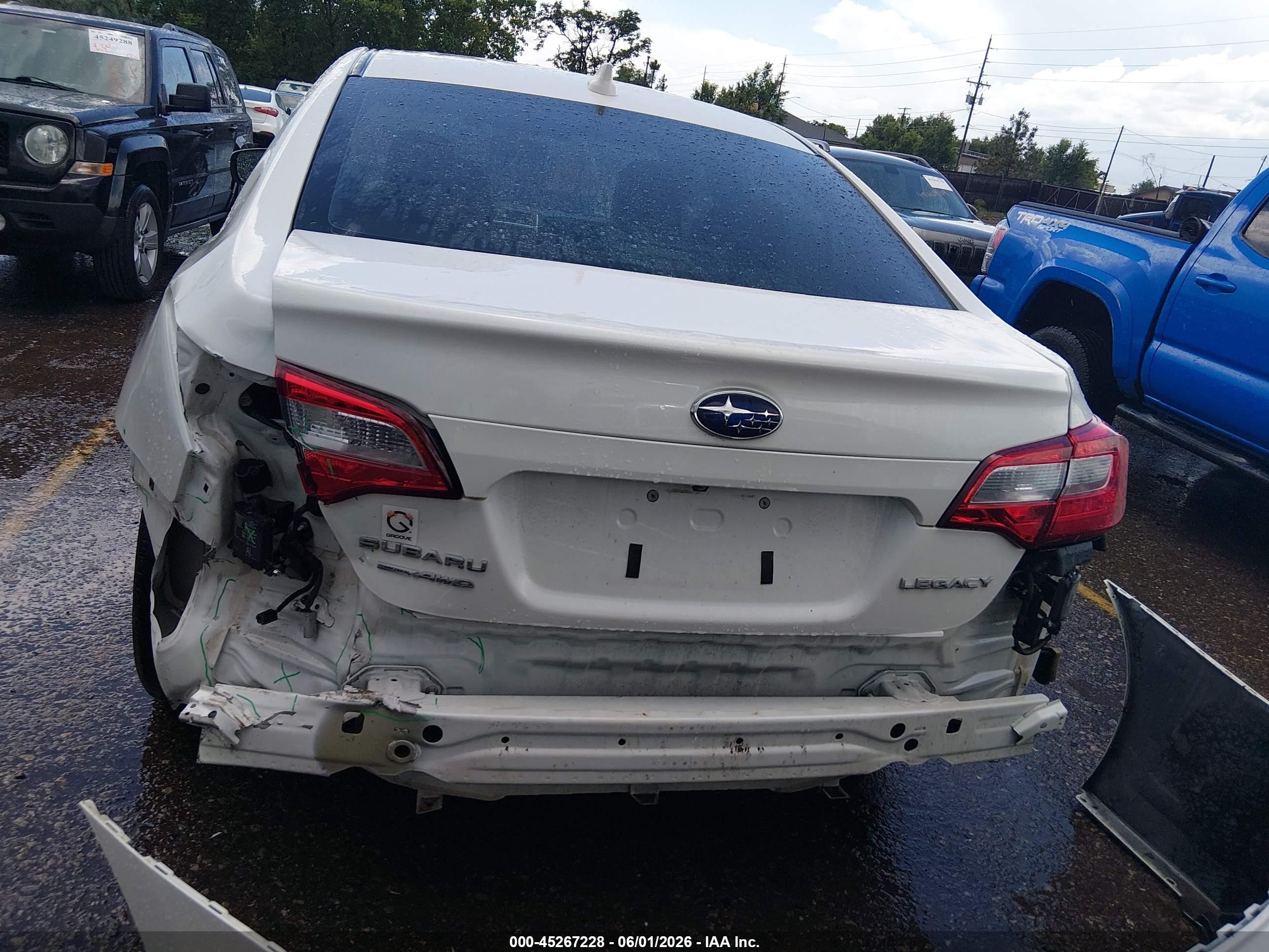 2018 Subaru Legacy 2.5i Limited Белый vin: 4S3BNAN62J3035703