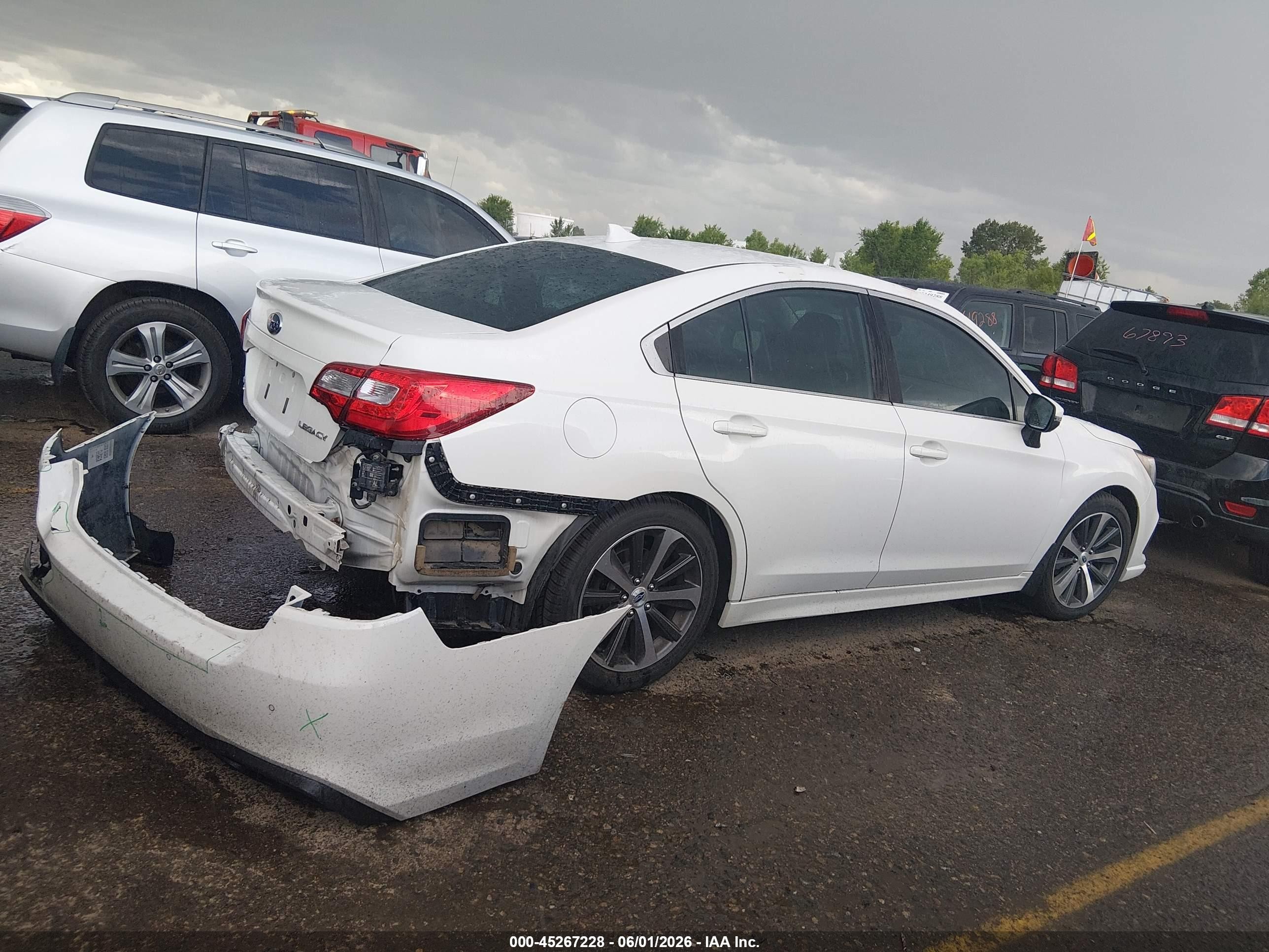 2018 Subaru Legacy 2.5i Limited Белый vin: 4S3BNAN62J3035703