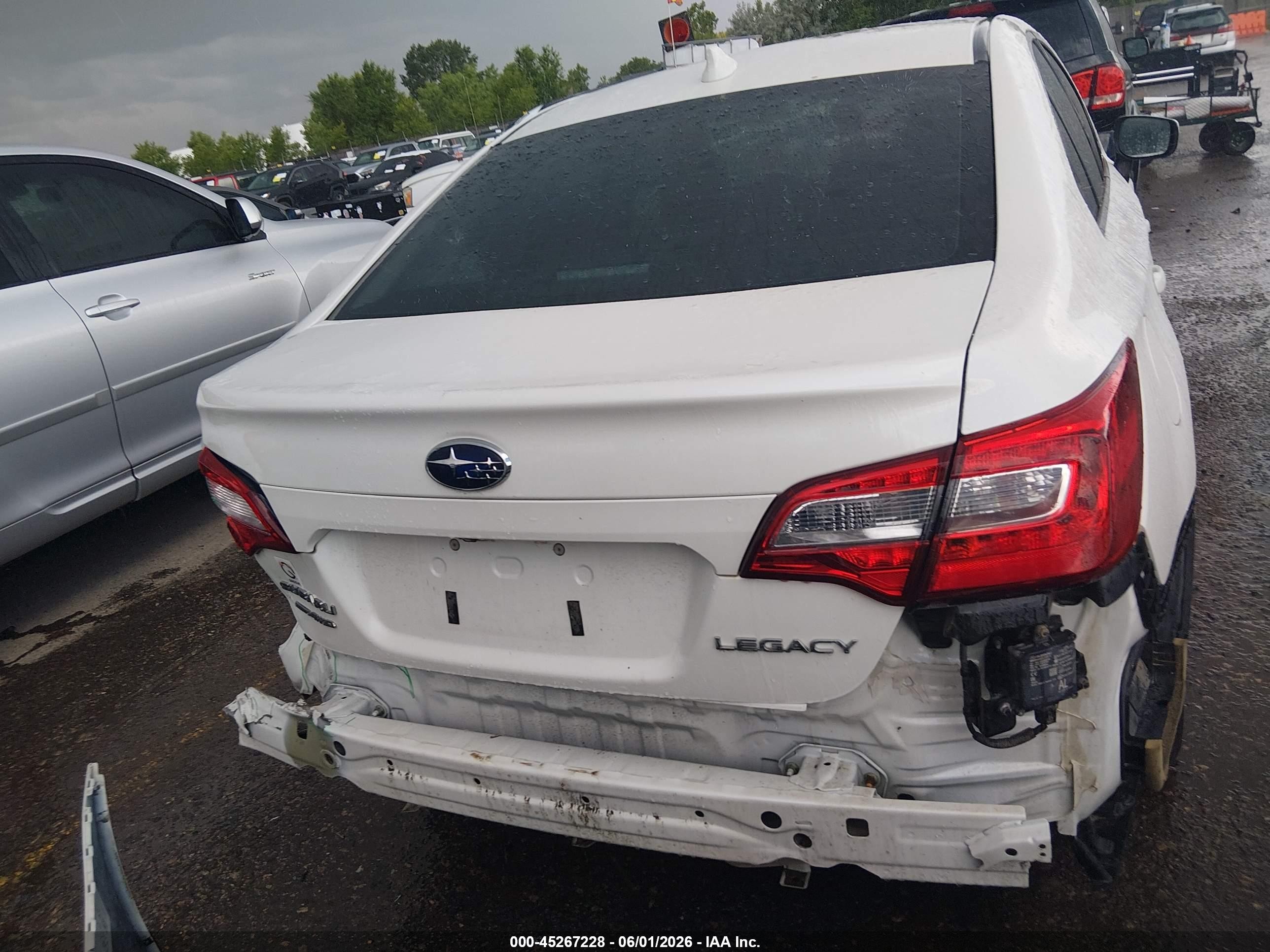 2018 Subaru Legacy 2.5i Limited Белый vin: 4S3BNAN62J3035703