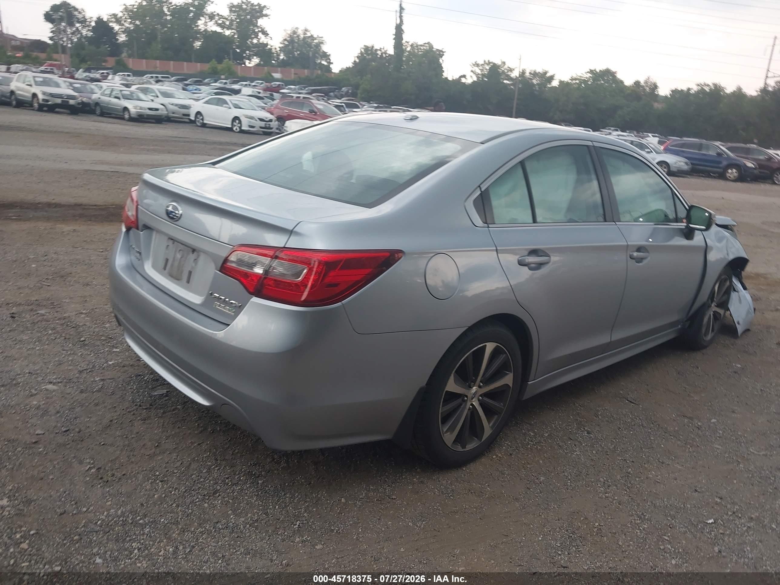 2015 Subaru Legacy 2.5i Limited Серебряный vin: 4S3BNAN63F3053635