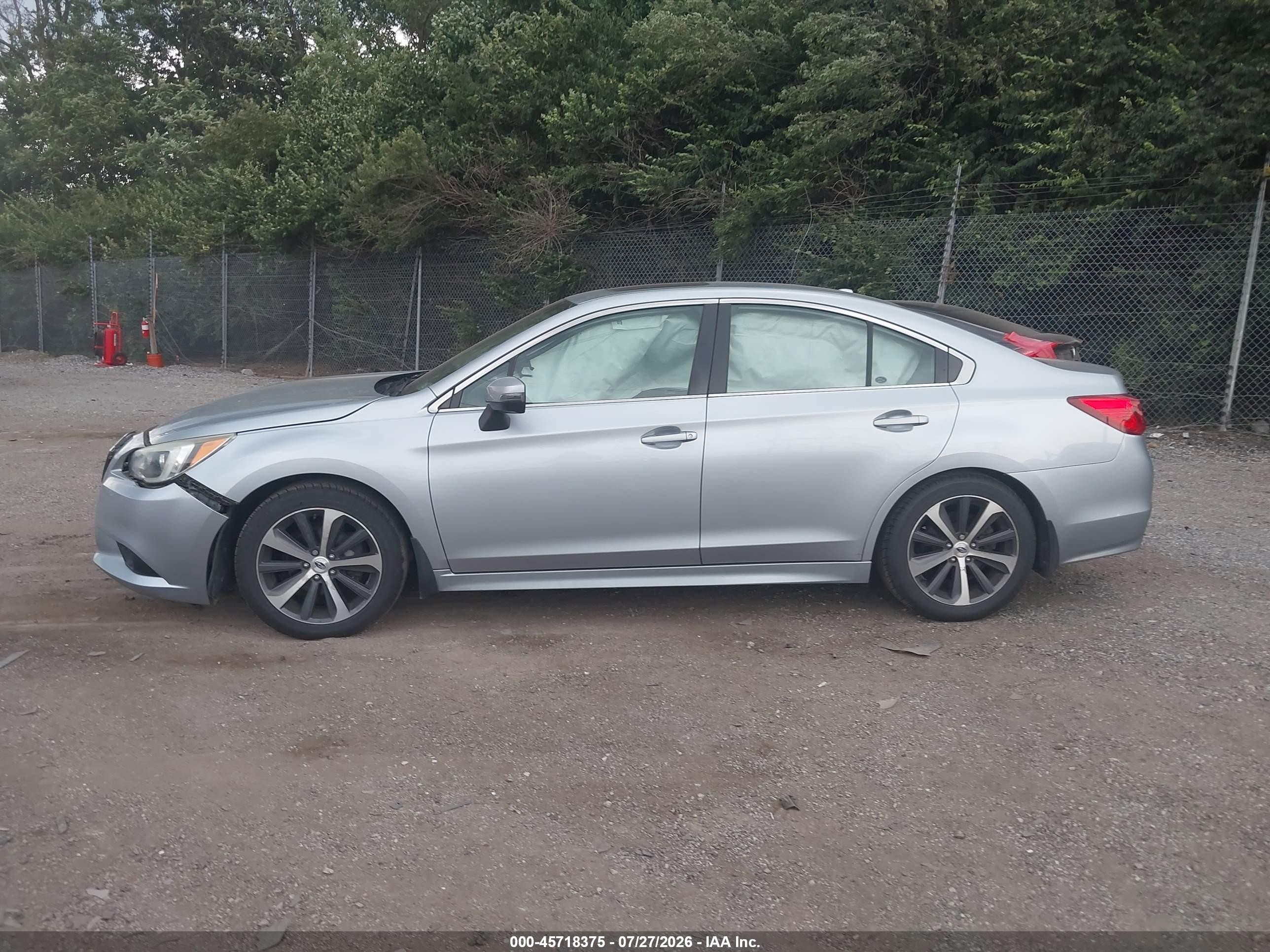2015 Subaru Legacy 2.5i Limited Серебряный vin: 4S3BNAN63F3053635