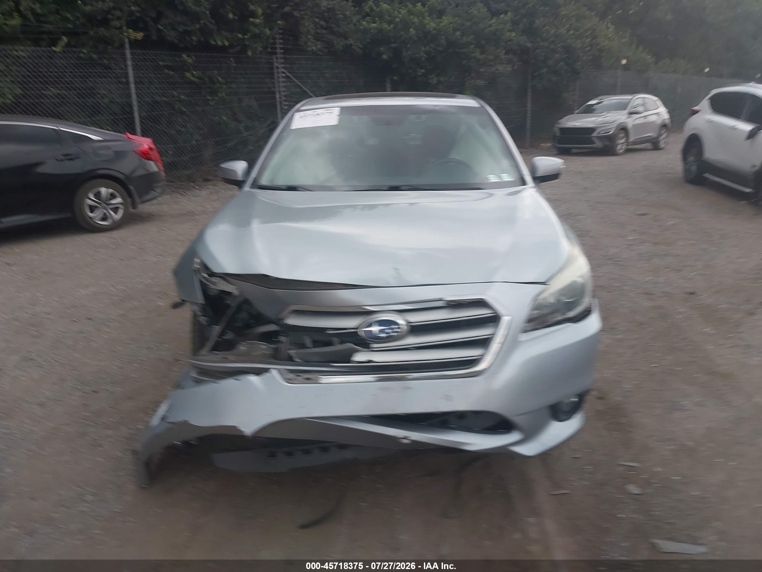 2015 Subaru Legacy 2.5i Limited Серебряный vin: 4S3BNAN63F3053635
