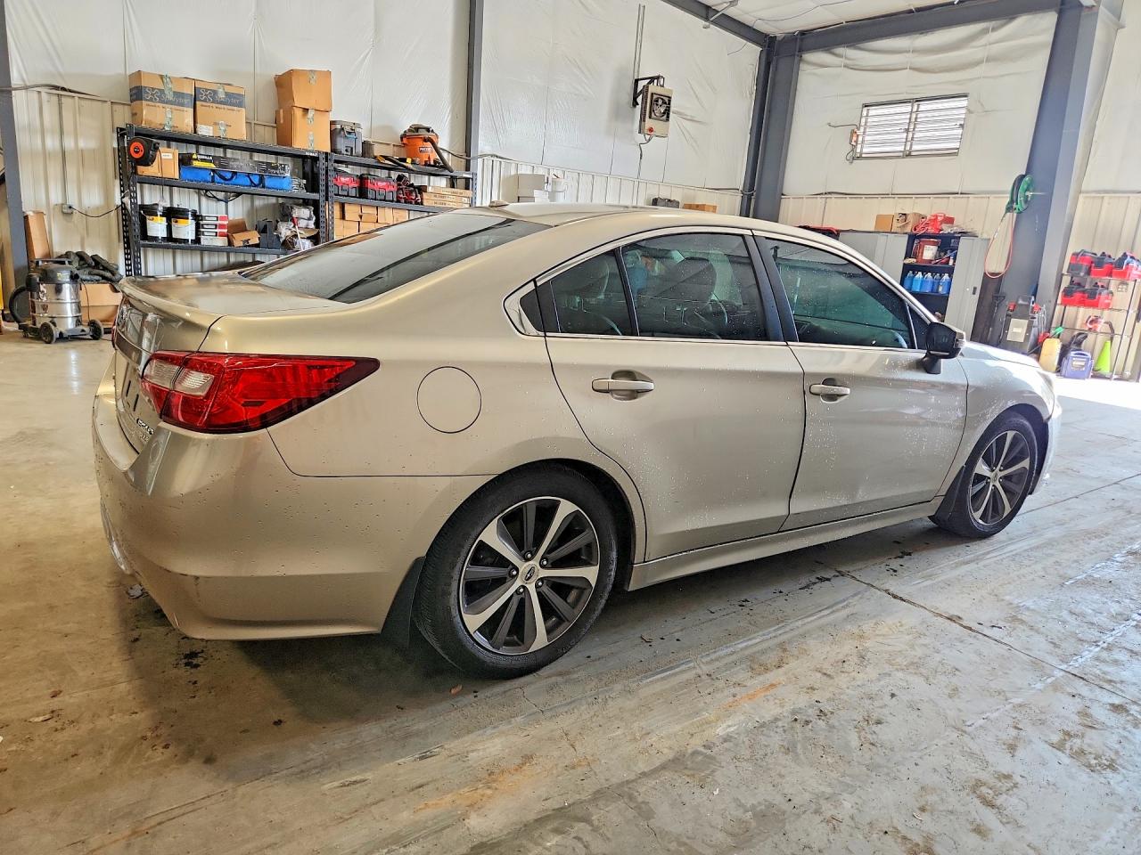 2015 Subaru Legacy 2.5i Limited Beige vin: 4S3BNAN64F3048833