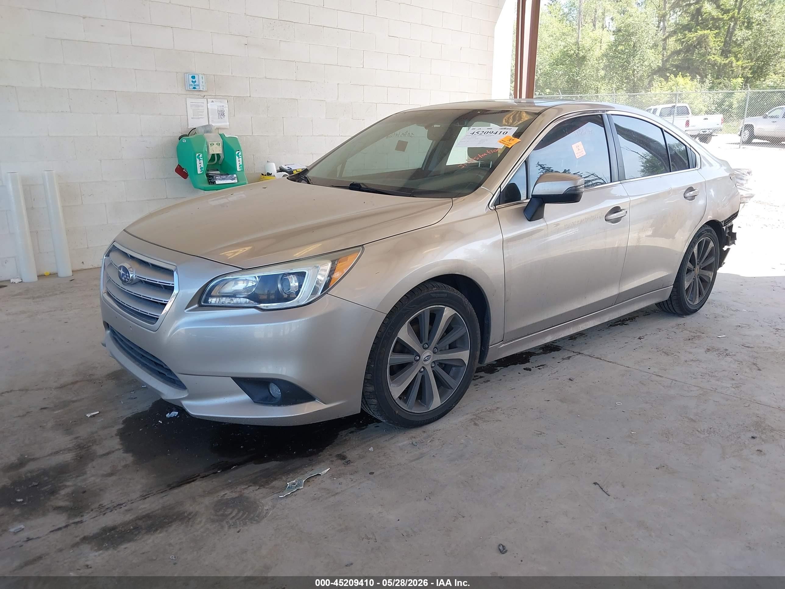 2015 Subaru Legacy 2.5i Limited Silver vin: 4S3BNAN64F3071447