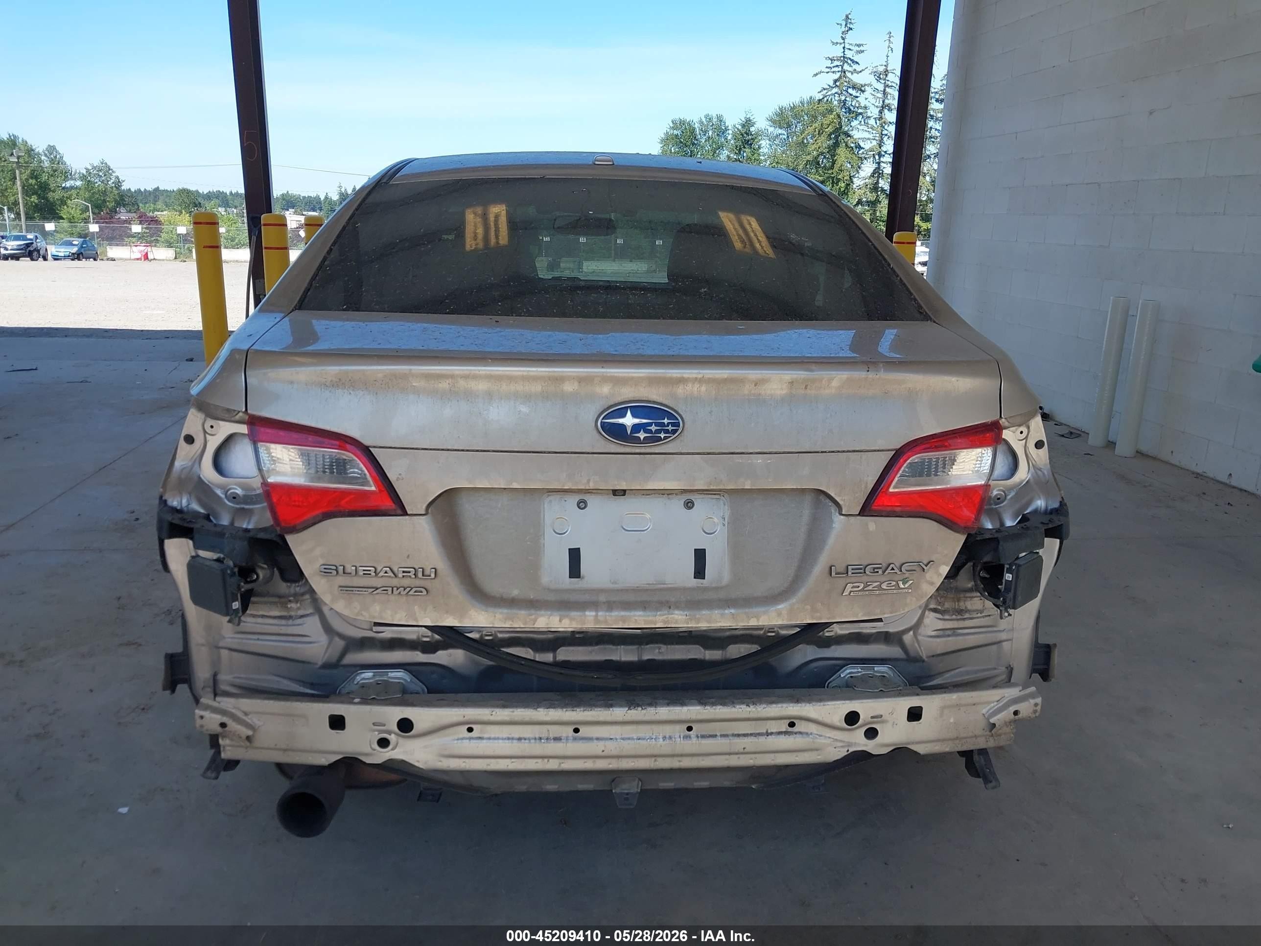 2015 Subaru Legacy 2.5i Limited Silver vin: 4S3BNAN64F3071447