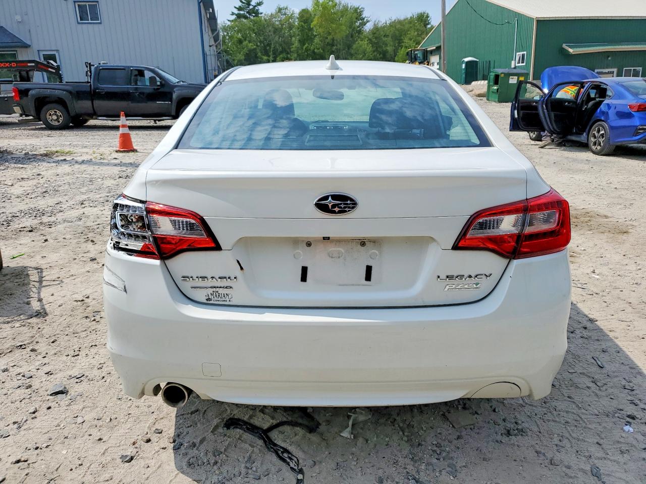 2016 Subaru Legacy 2.5i Limited White vin: 4S3BNAN65G3044274