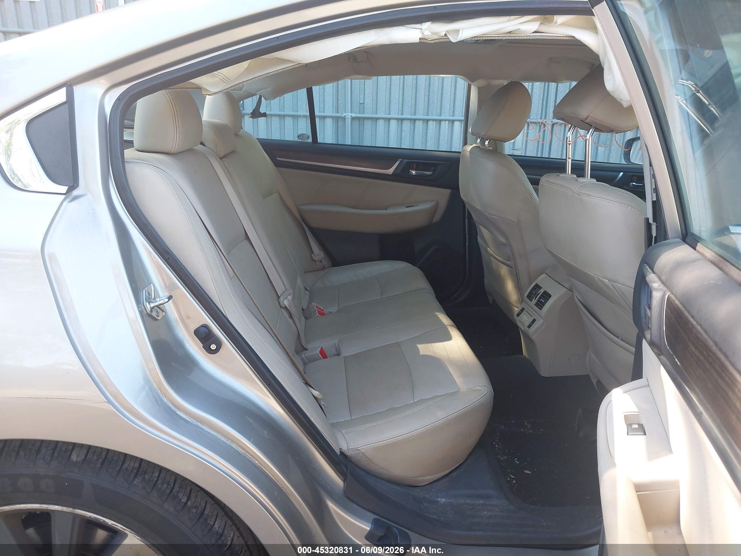 2018 Subaru Legacy 2.5i Limited Silver vin: 4S3BNAN65J3031371