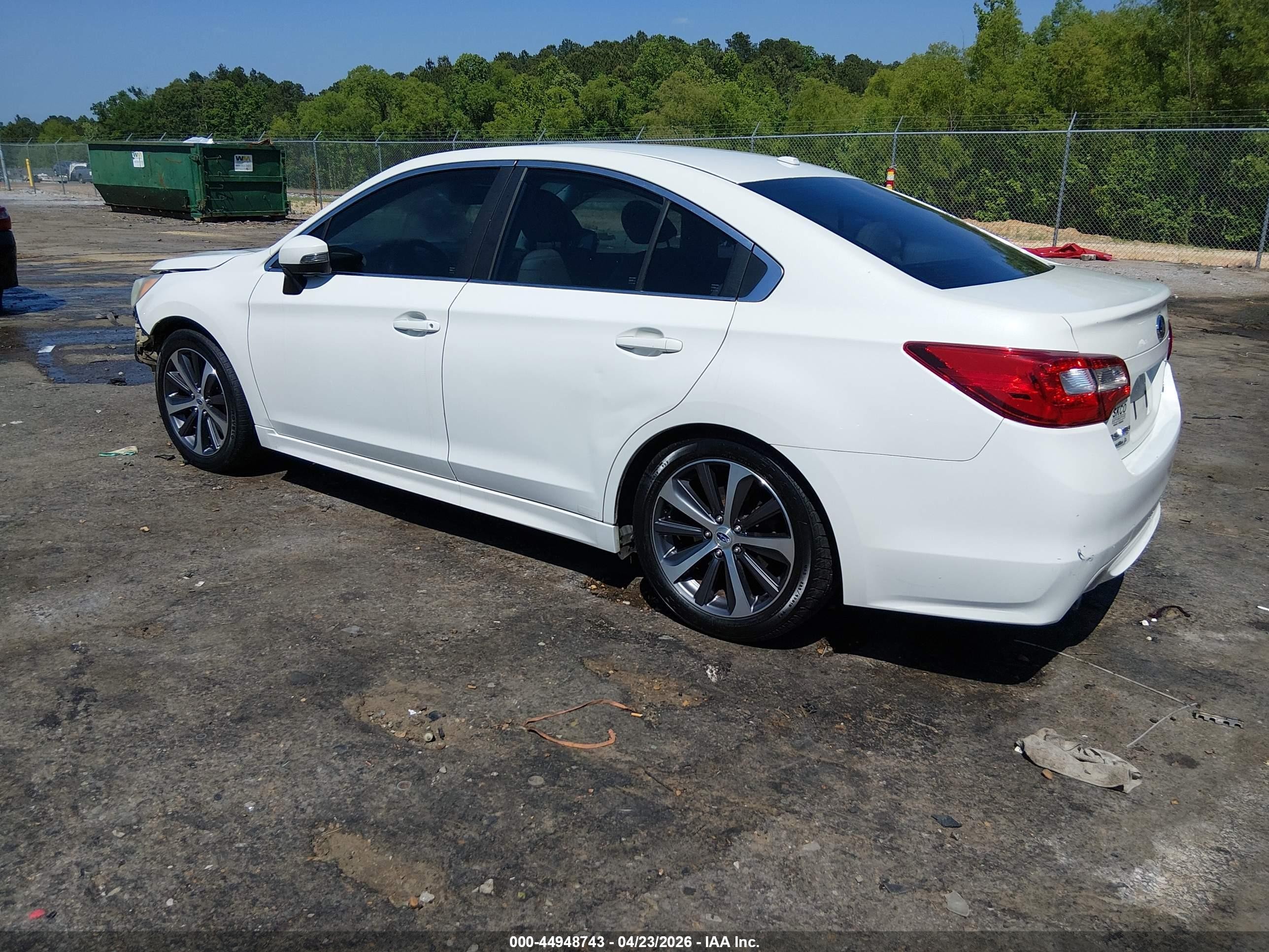 2015 Subaru Legacy 2.5i Limited White vin: 4S3BNAN66F3027224